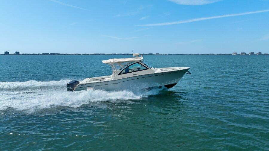 2016-grady-white-freedom-375-power-9715465-20250314064759824-1_XLARGE