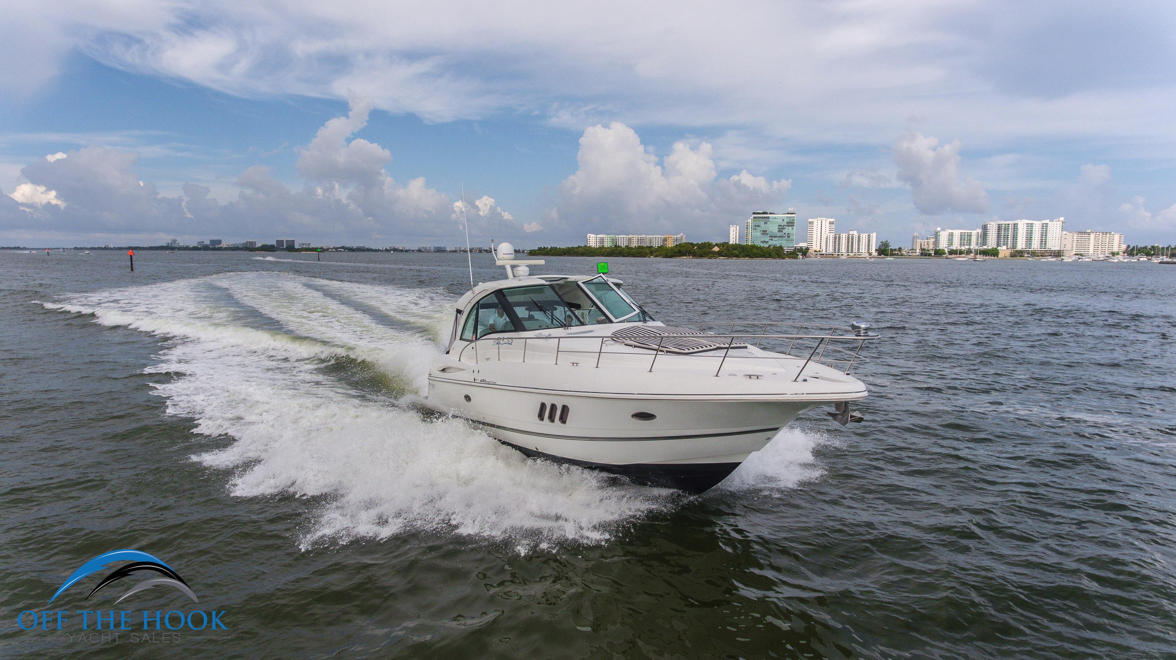 2010 Cruisers Yachts 420 Sports Coupe