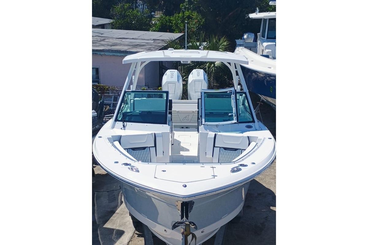 2025-blackfin-302-dc-power-9795469-20250613130328683-1_XLARGE