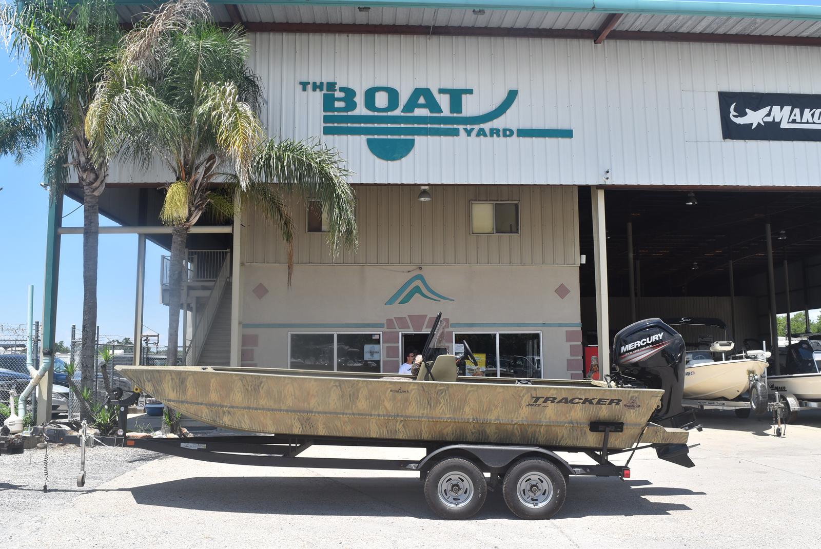 2022 Tracker Boats boat for sale, model of the boat is GRIZZLY 2072 CC, 115 HP & Image # 1 of 10
