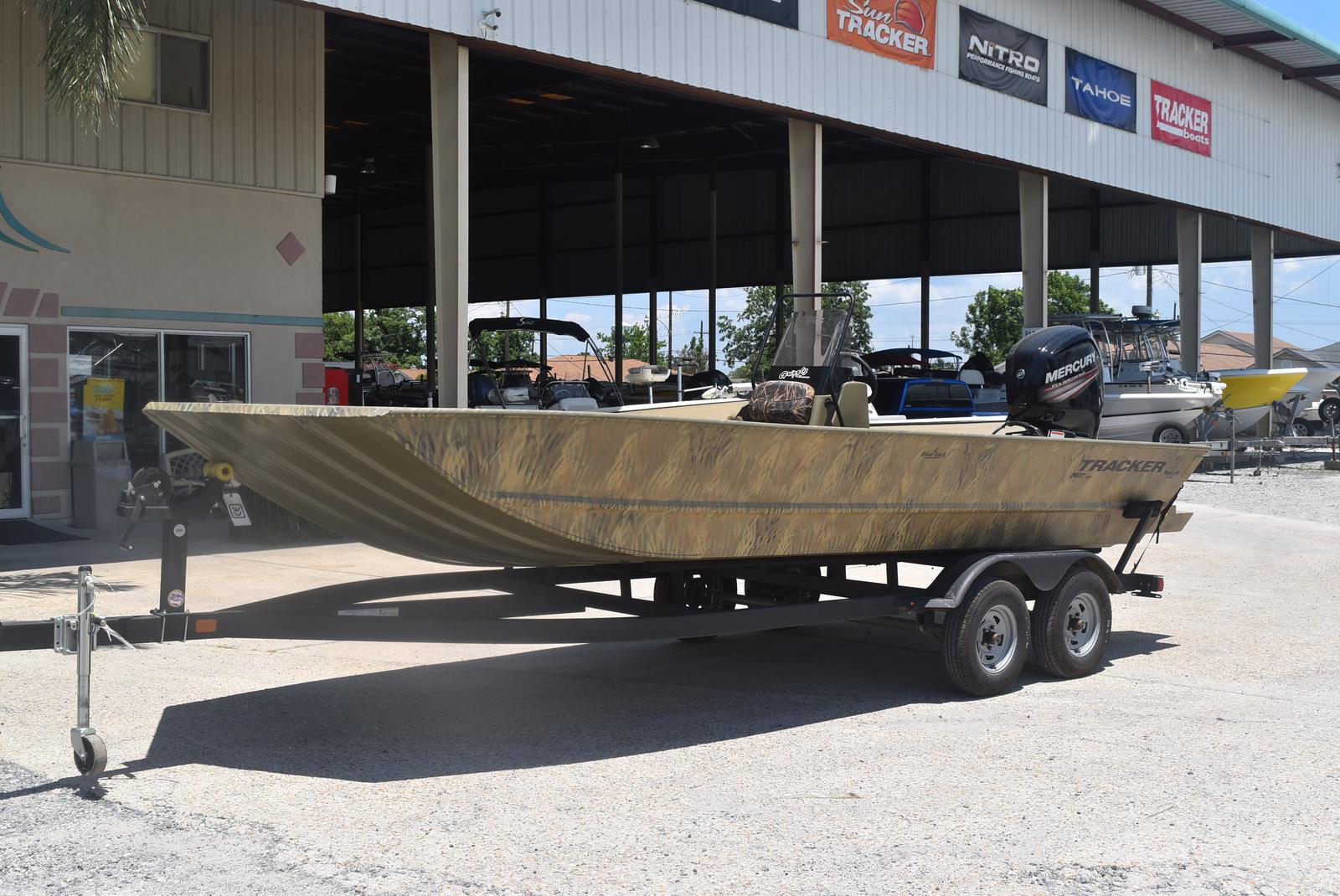 2022 Tracker Boats boat for sale, model of the boat is GRIZZLY 2072 CC, 115 HP & Image # 9 of 10