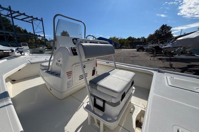 2024 Mako 18 LTS Gallery