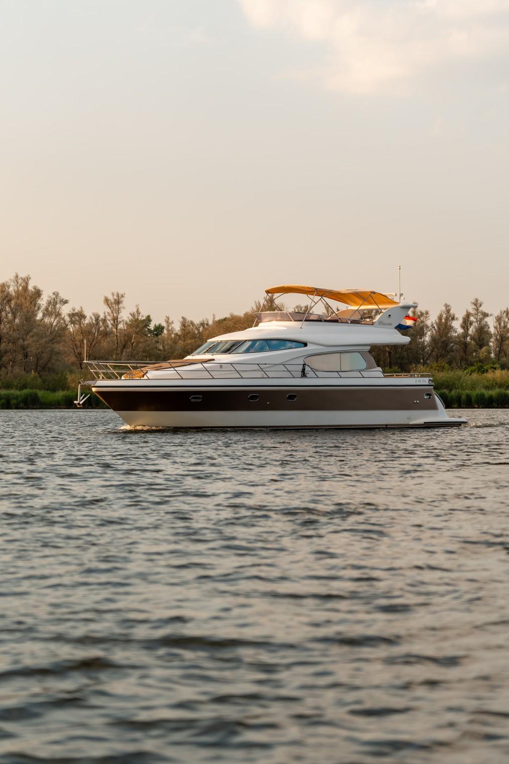 2006 Elegance 54 large 66