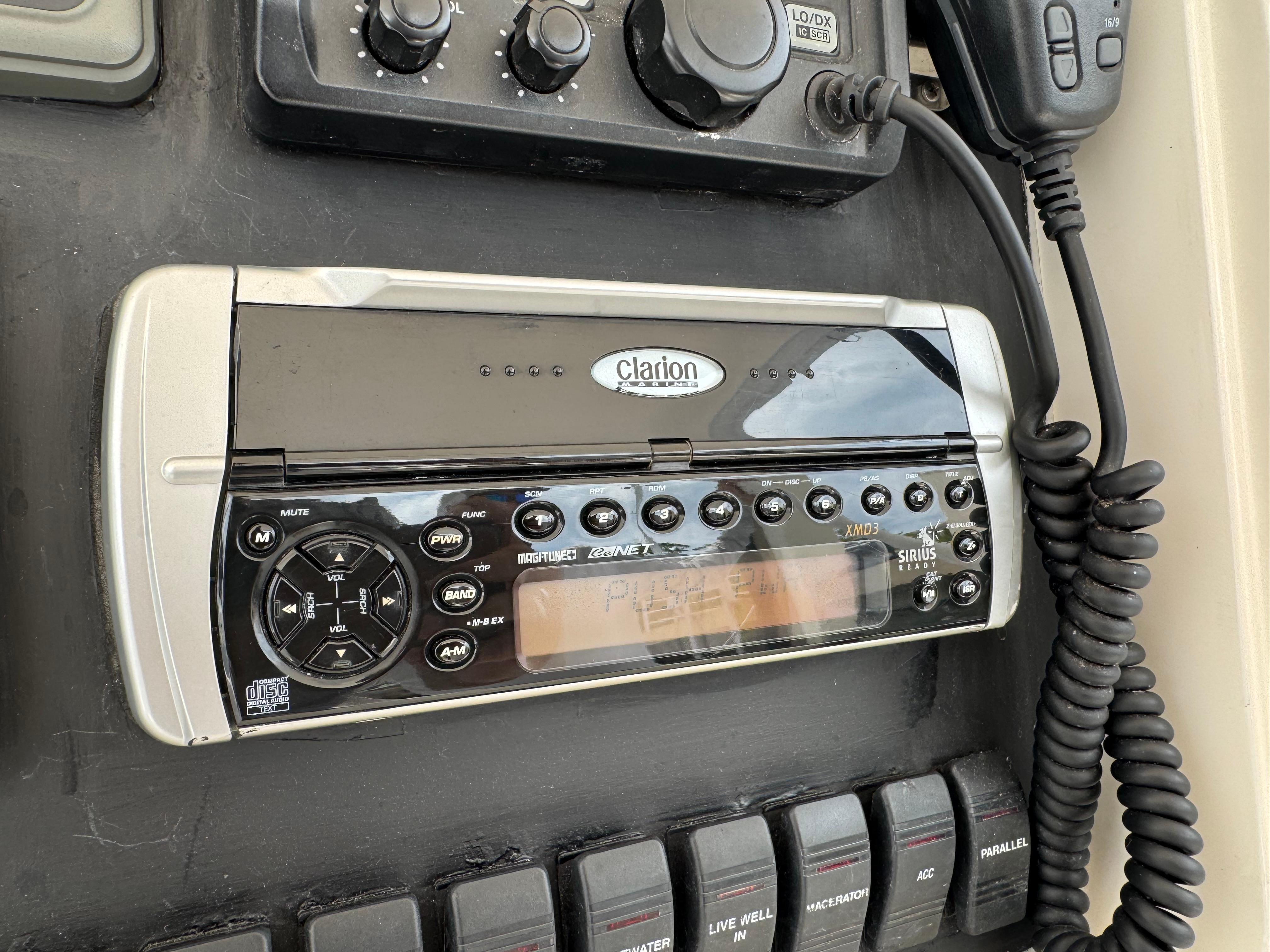 2004-jupiter-31-center-console-power-9725482-20250323094359194-1_XLARGE