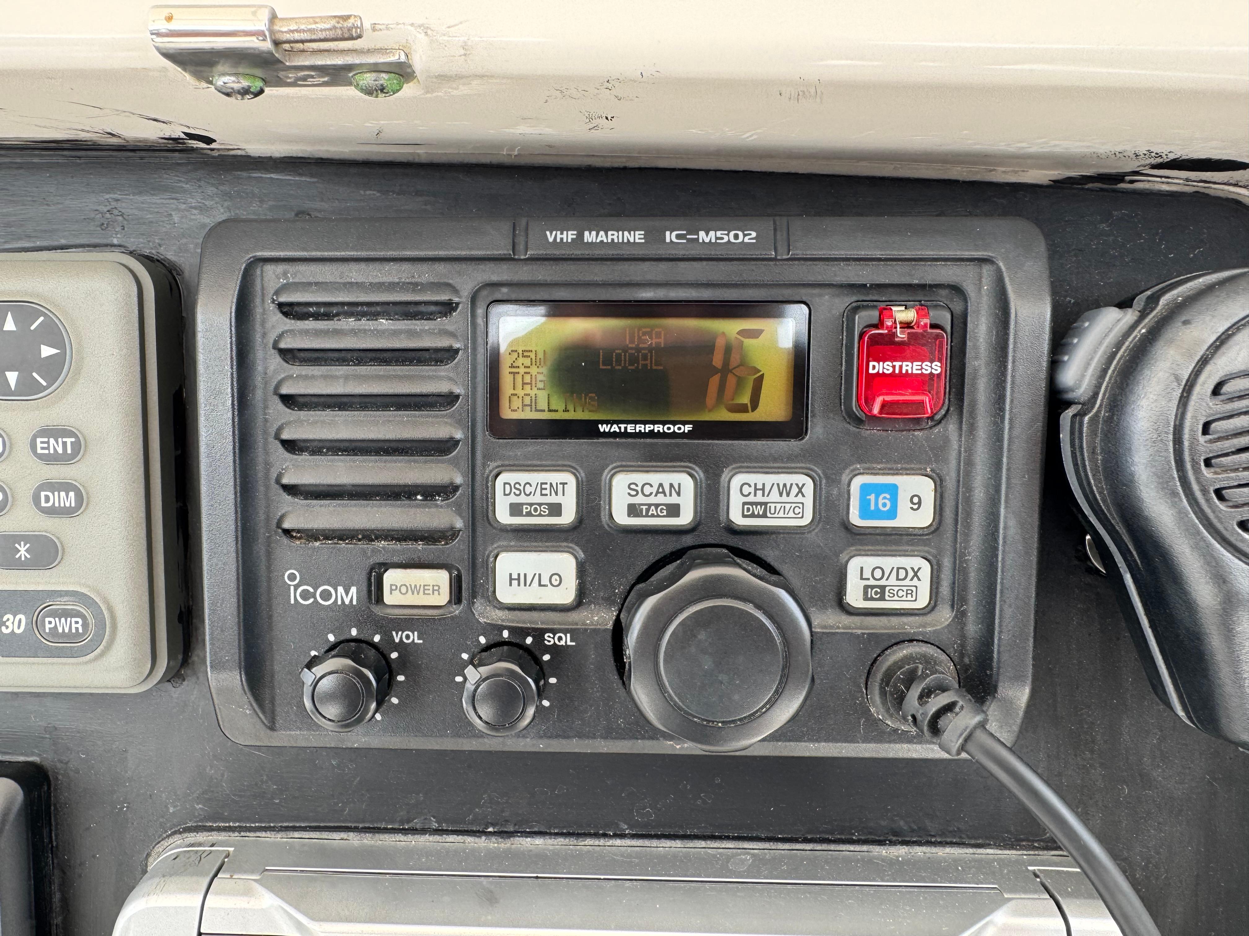 2004-jupiter-31-center-console-power-9725482-20250323094414654-1_XLARGE