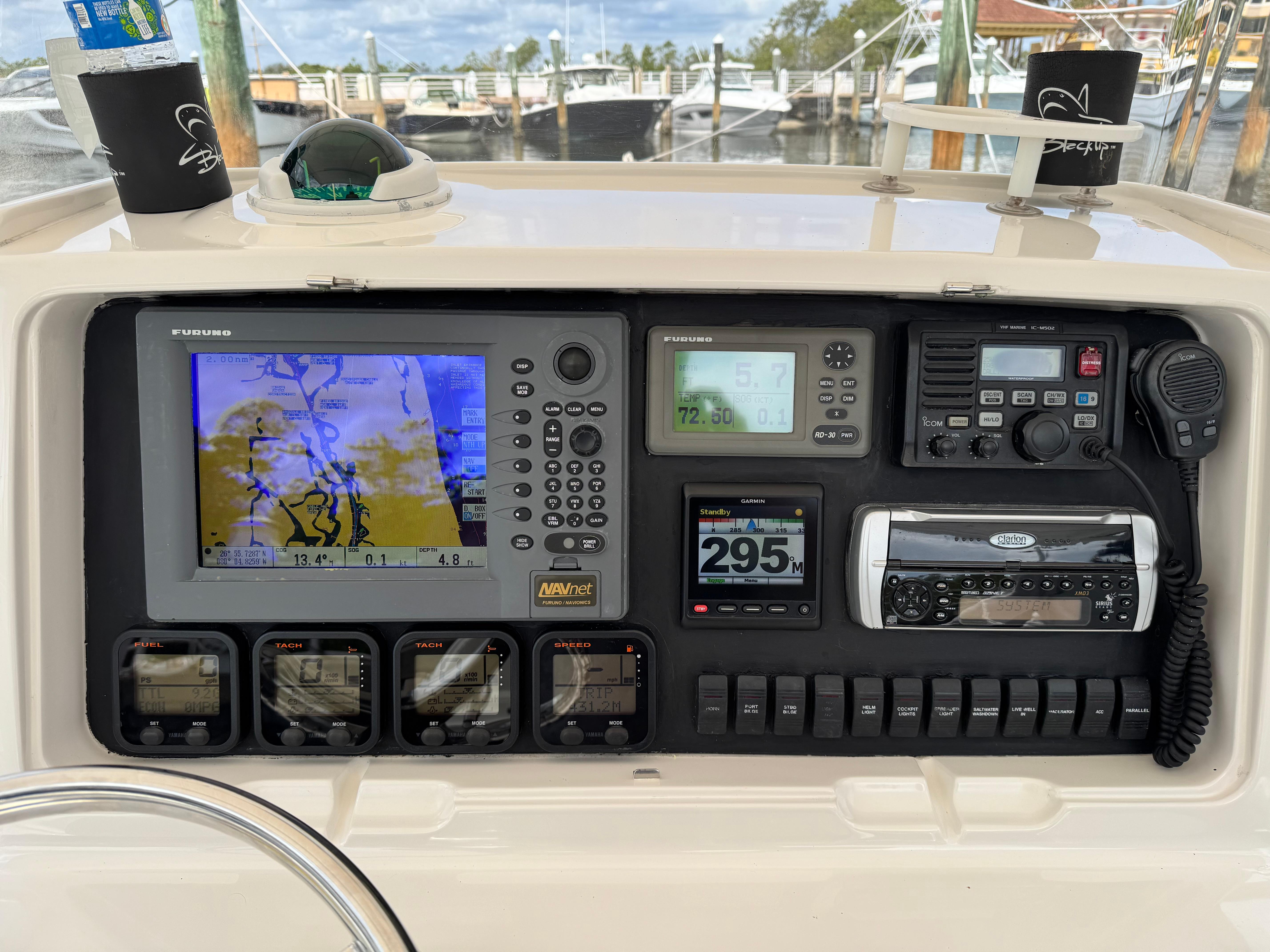 2004-jupiter-31-center-console-power-9725482-20250323094432859-1_XLARGE