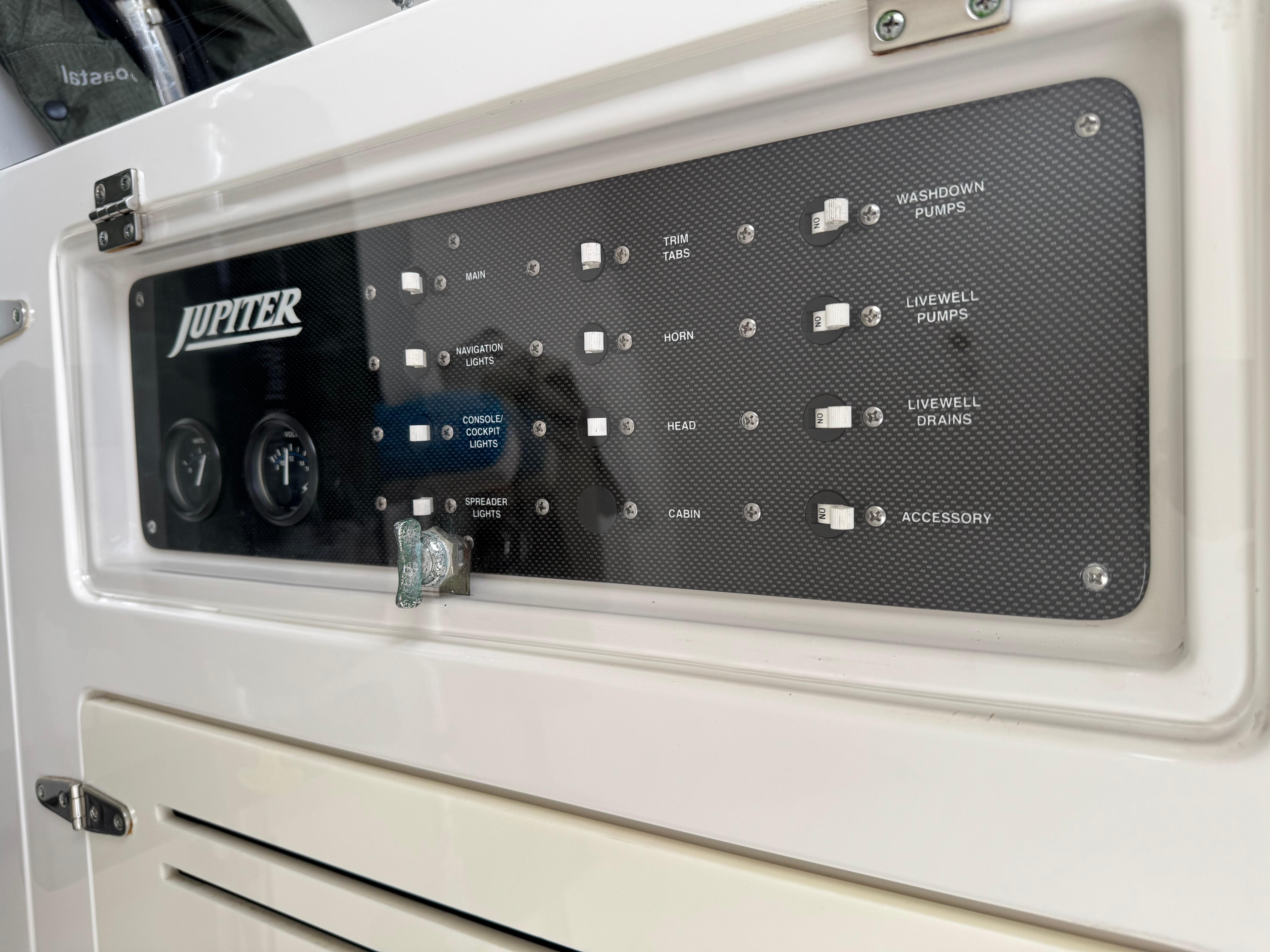 2004-jupiter-31-center-console-power-9725482-20250323094645754-1_XLARGE