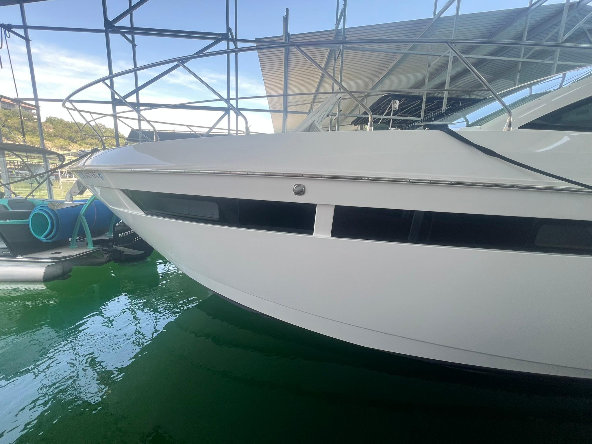 2018-cruisers-yachts-54-cantius-power-9835482-20250611120515323-1_XLARGE