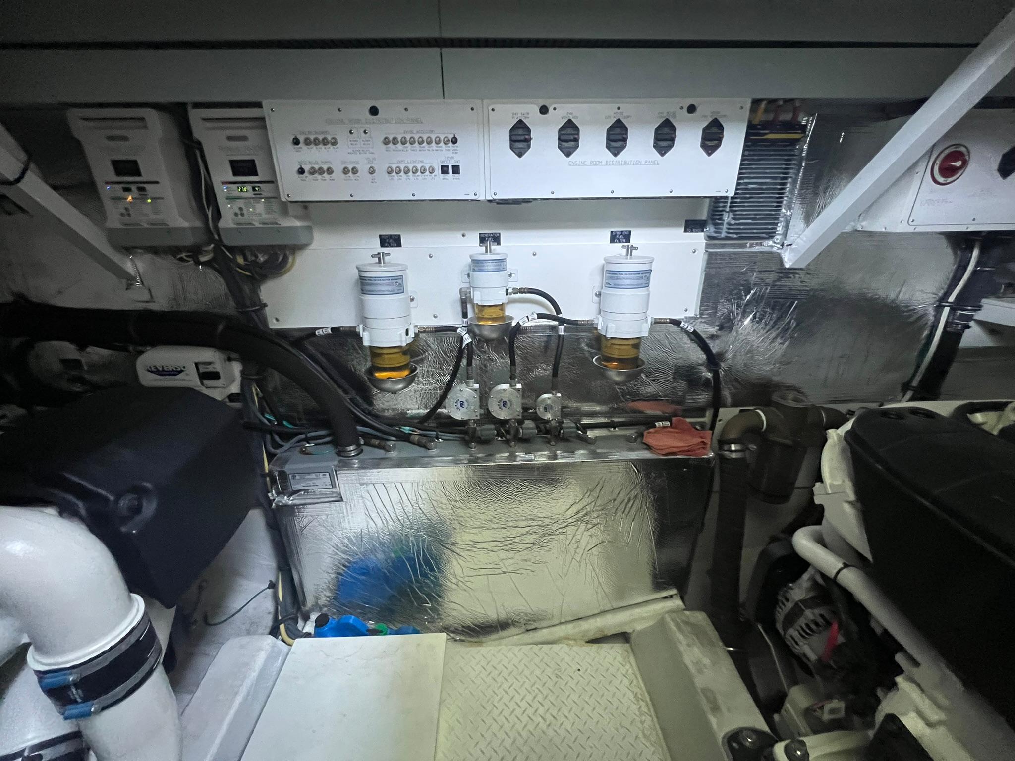 2018-cruisers-yachts-54-cantius-power-9835482-20250611120553592-1_XLARGE