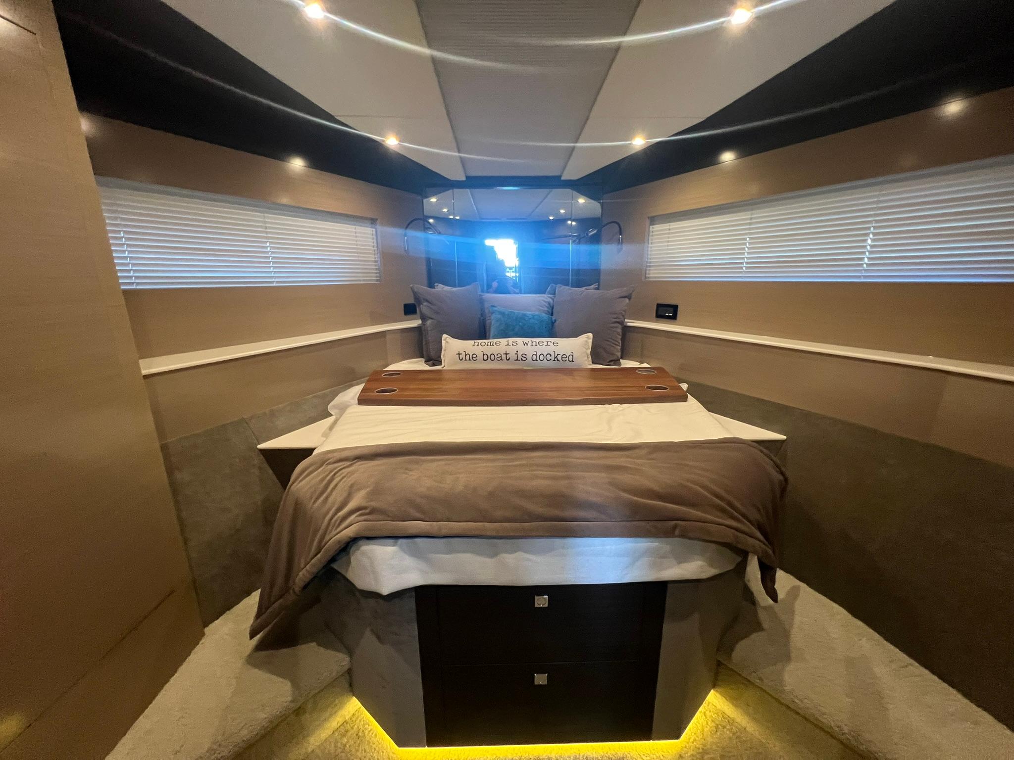 2018-cruisers-yachts-54-cantius-power-9835482-20250611120637735-1_XLARGE
