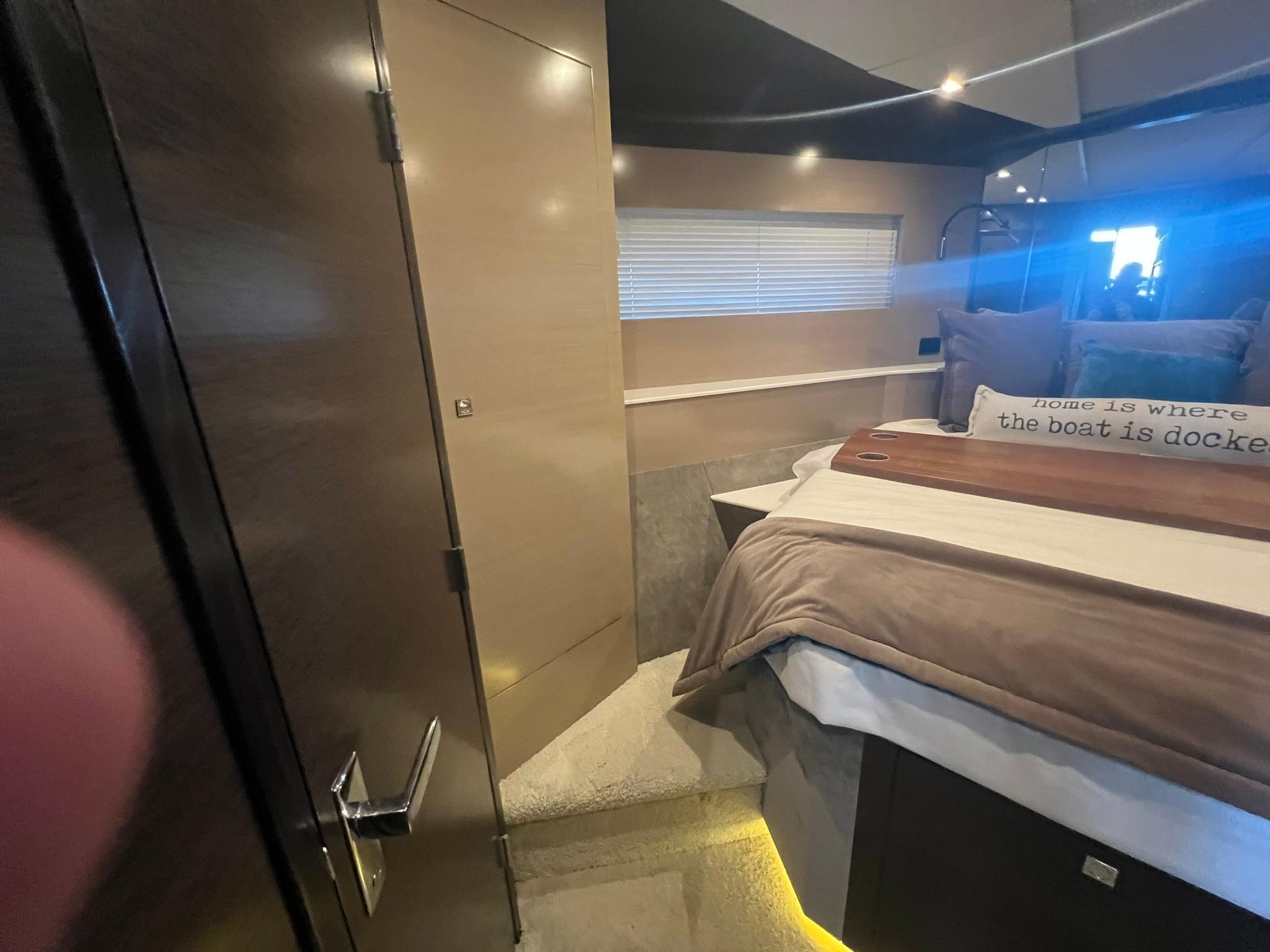 2018-cruisers-yachts-54-cantius-power-9835482-20250611120641590-1_XLARGE