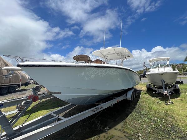 2004 venture 34 center console