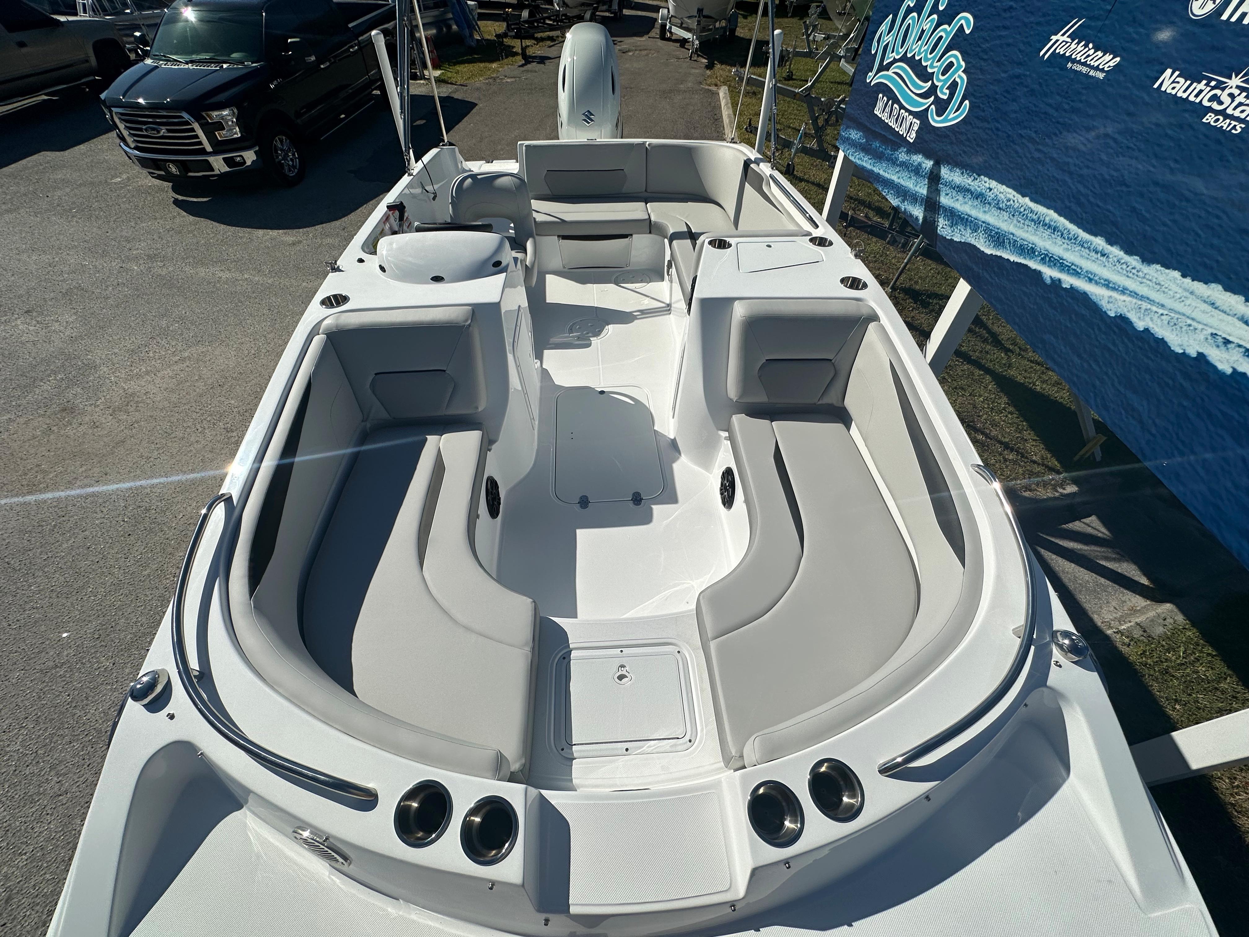 2024 Hurricane SunDeck Sport 188 OB-3