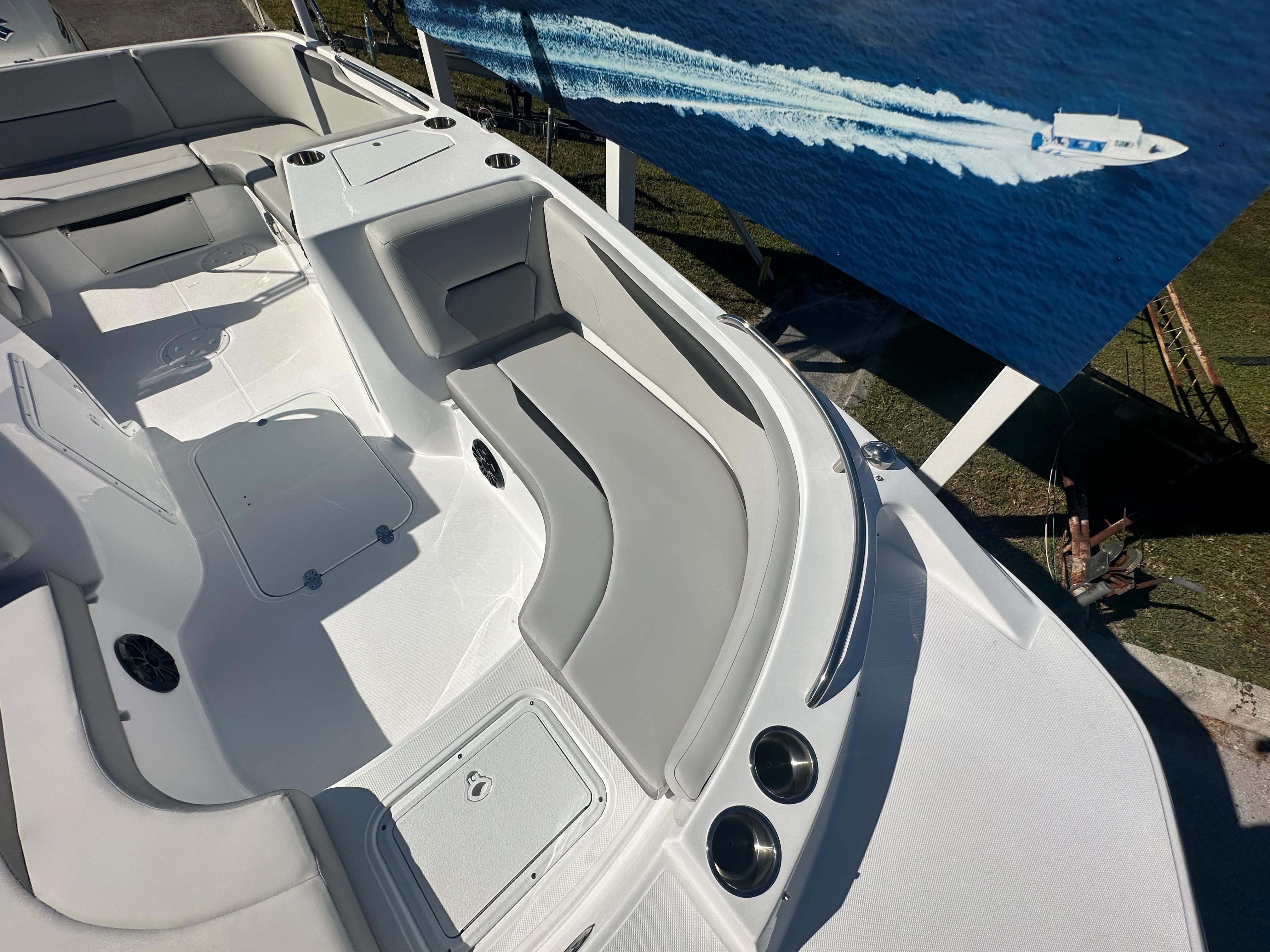 2024 Hurricane SunDeck Sport 188 OB-4