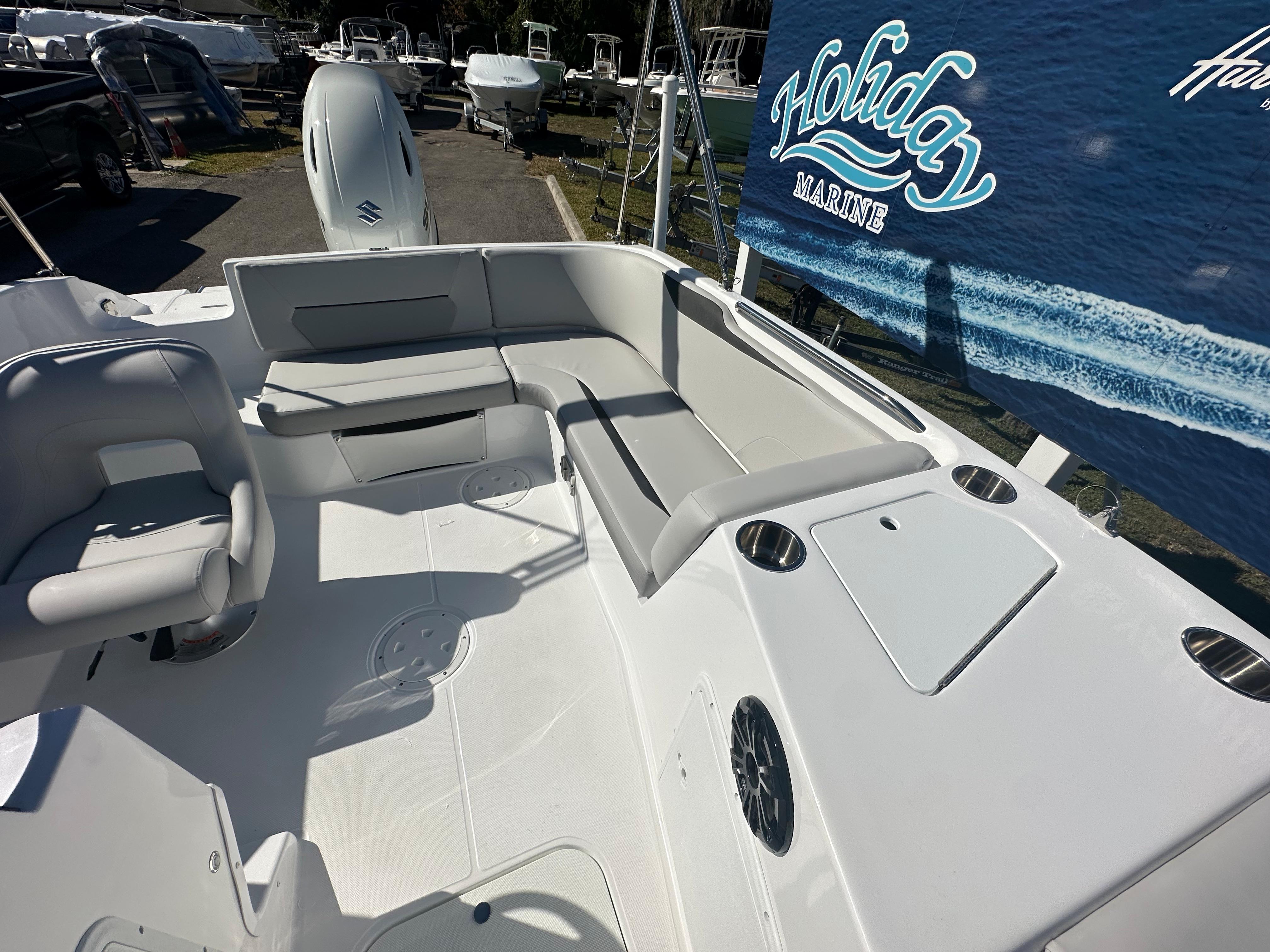 2024 Hurricane SunDeck Sport 188 OB-6