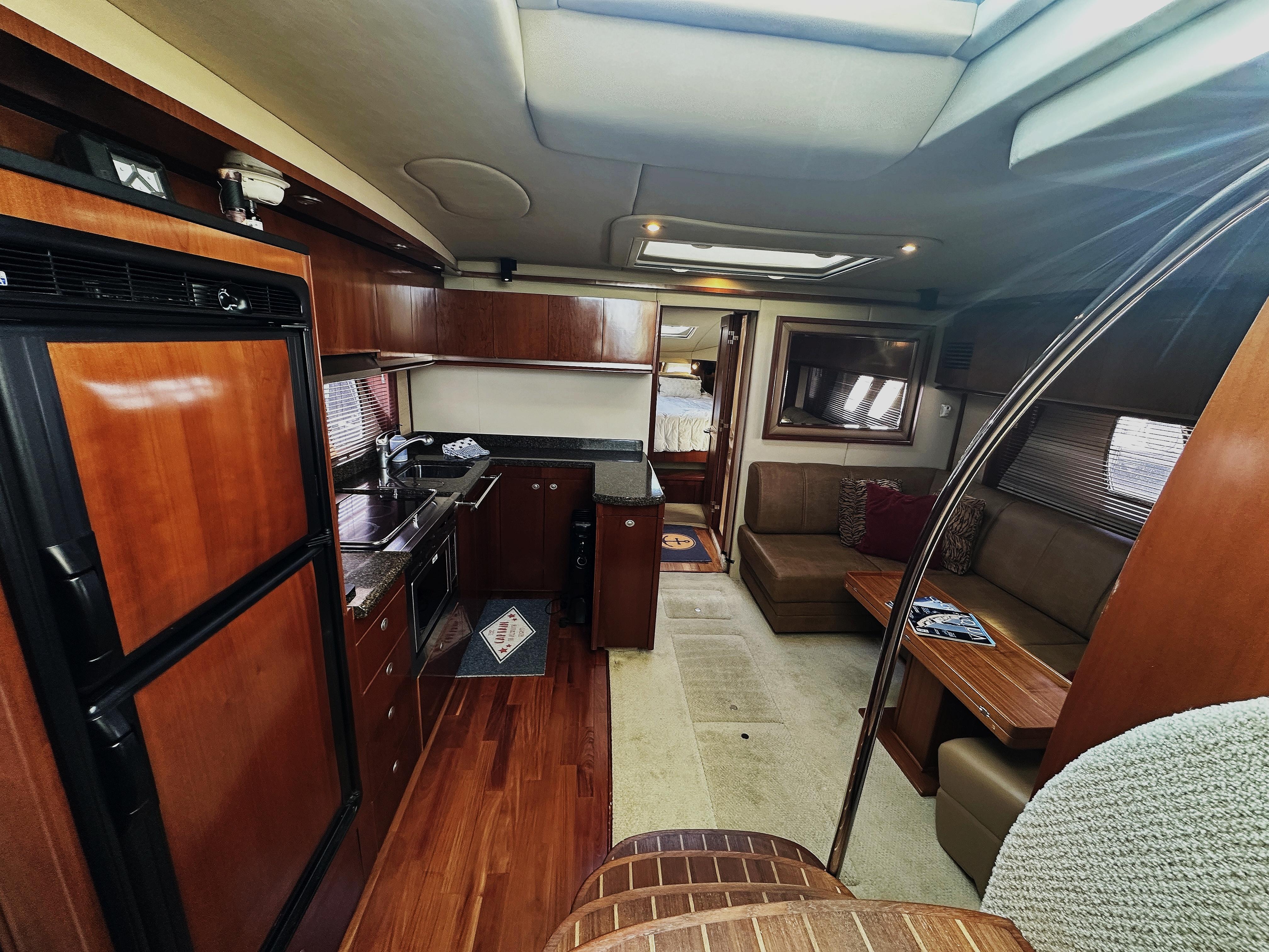 2006-sea-ray-48-sundancer-power-9705493-20250305160342863-1_XLARGE
