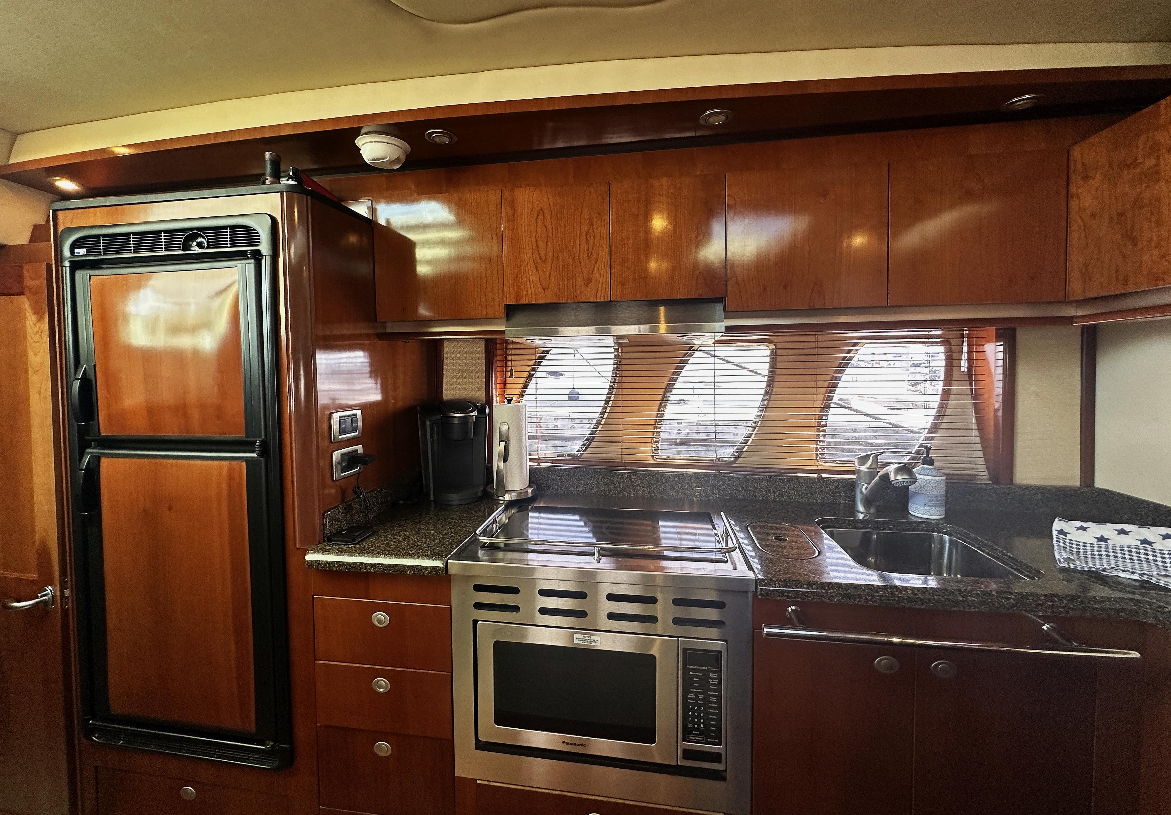 2006-sea-ray-48-sundancer-power-9705493-20250305160412535-1_XLARGE