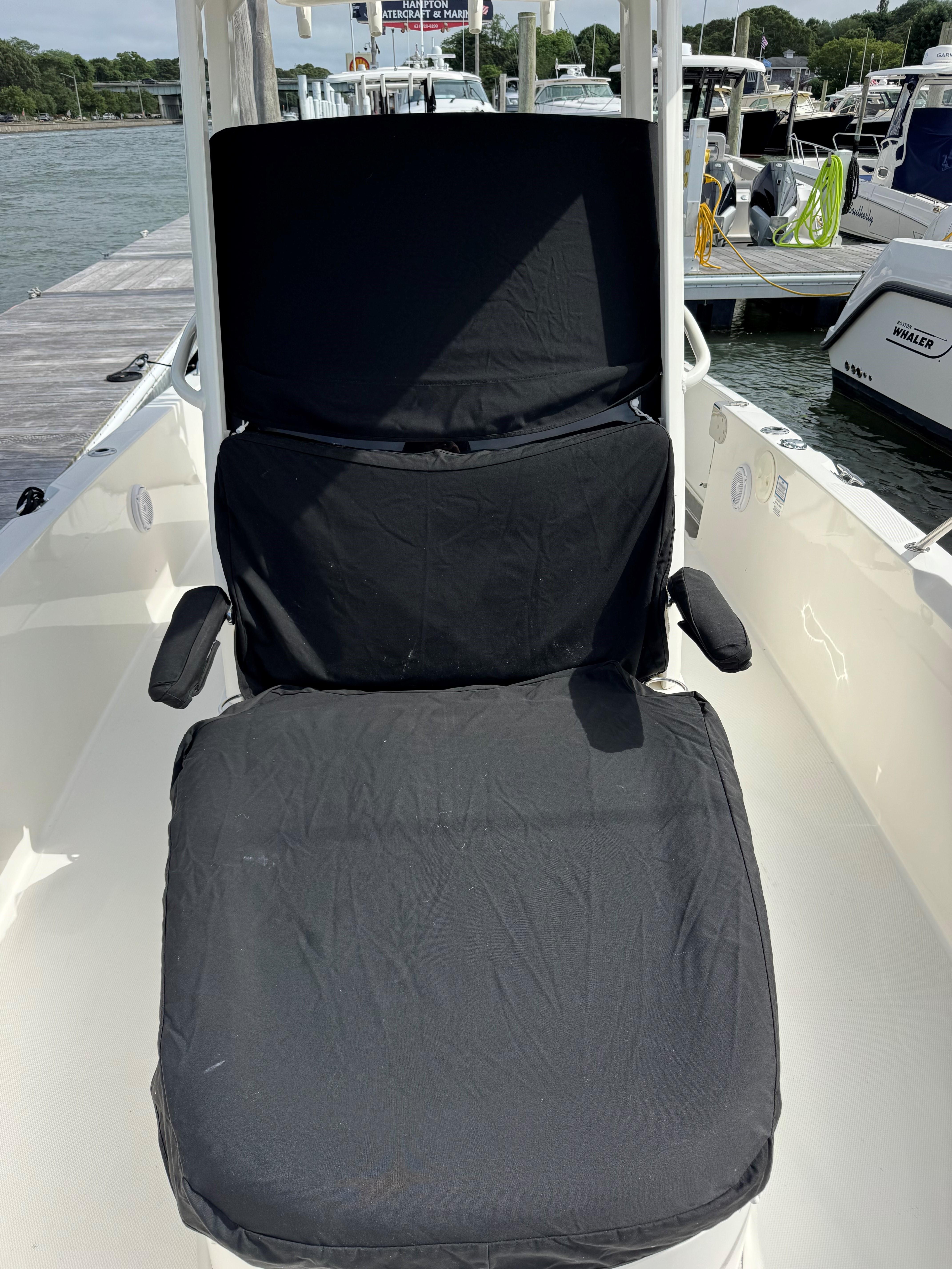 2017-boston-whaler-270-dauntless-power-9875494-20250717072411810-1