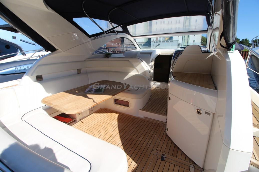 2008 Fairline Targa 38 large 11