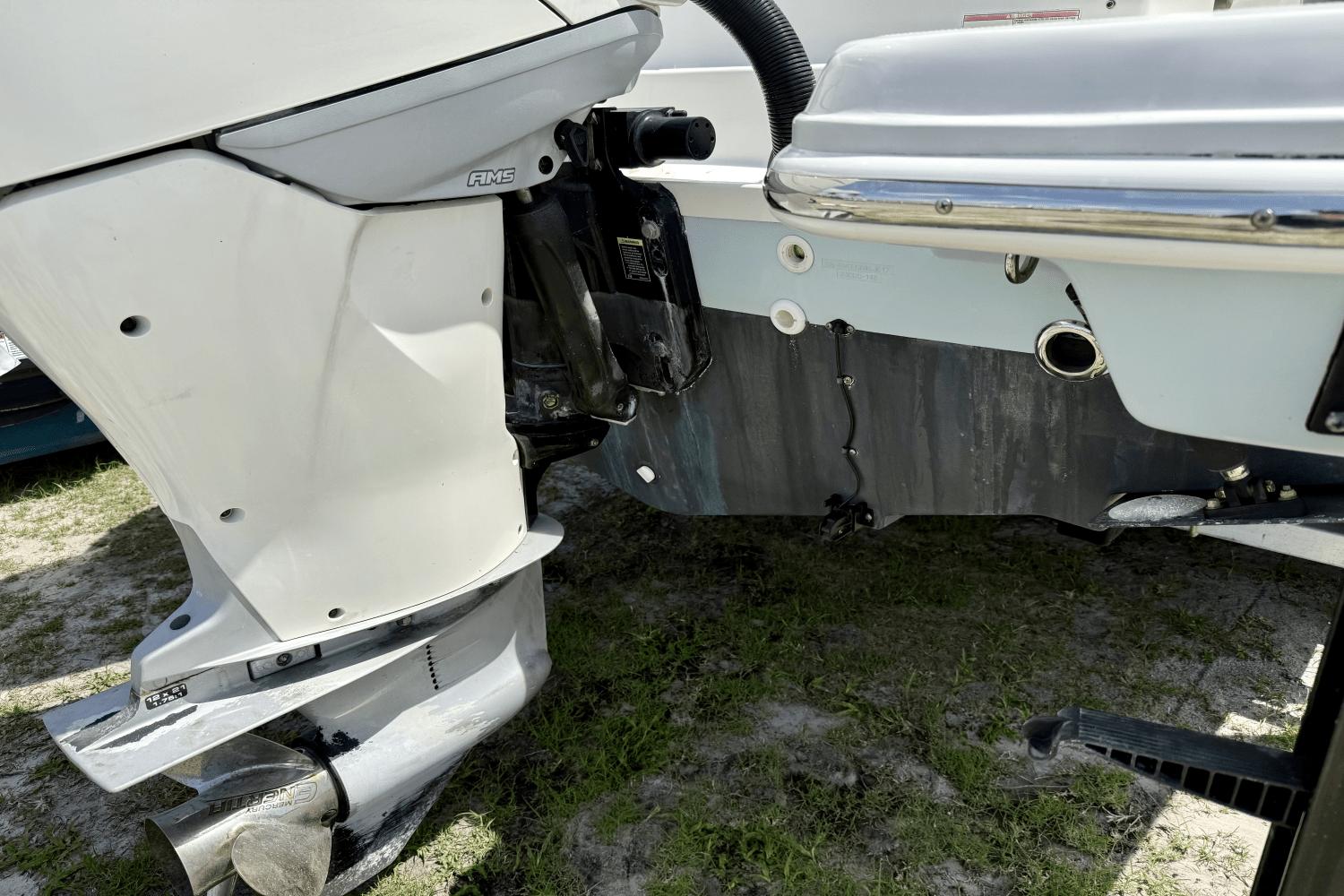 2017-boston-whaler-230-vantage-power-9845499-983786596-0-240620250806-7