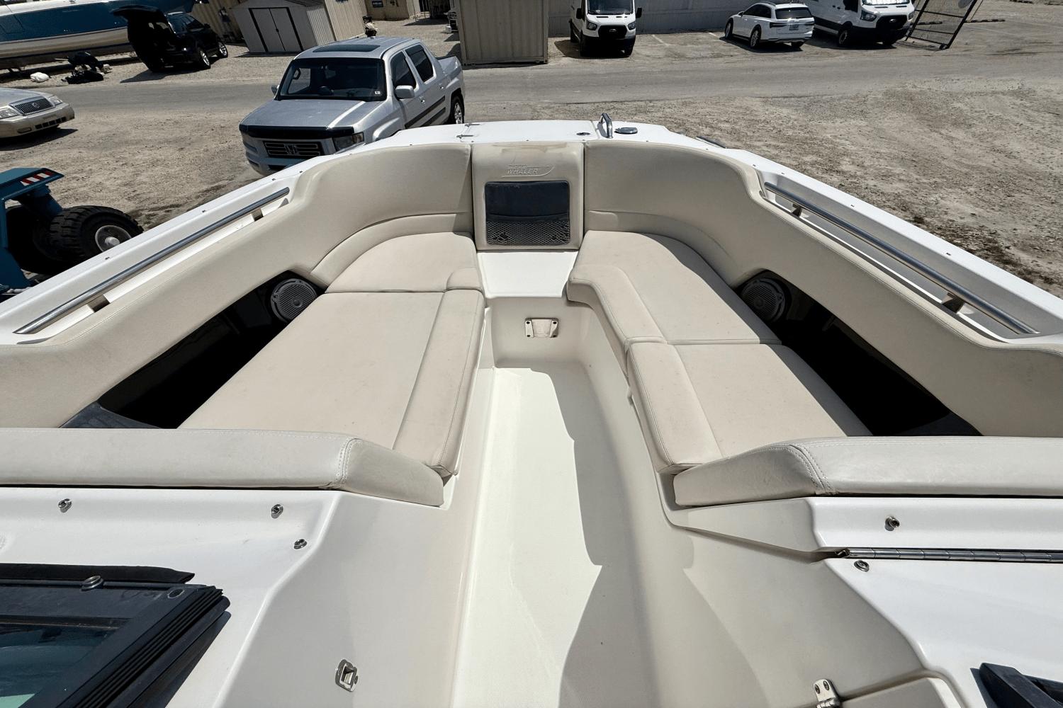 2017-boston-whaler-230-vantage-power-9845499-983786599-0-240620250806-25