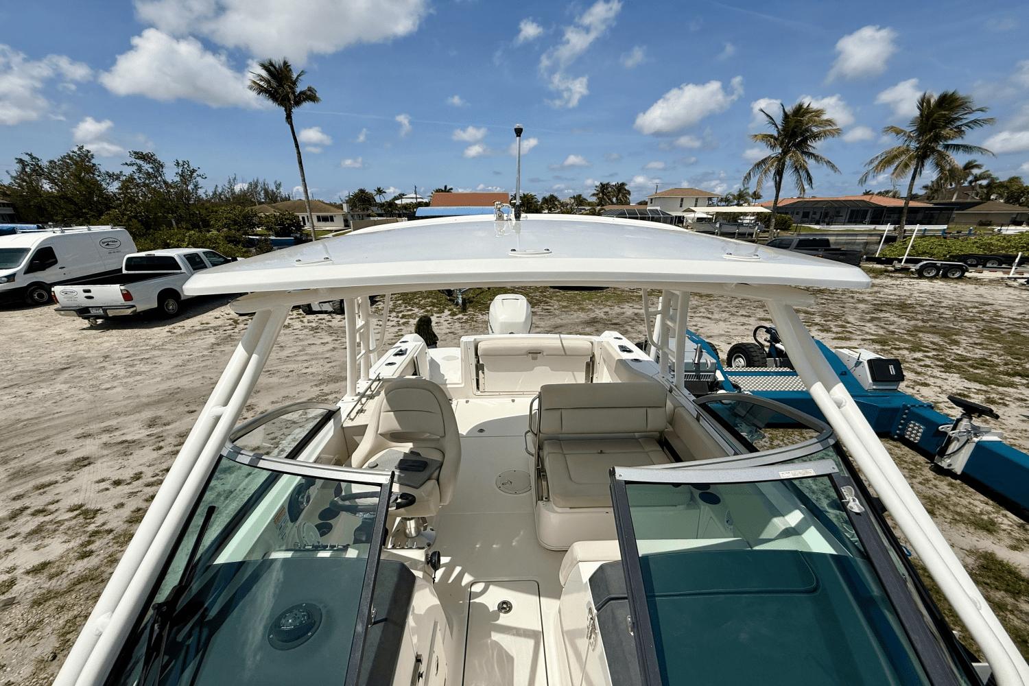2017-boston-whaler-230-vantage-power-9845499-983786602-0-240620250806-24
