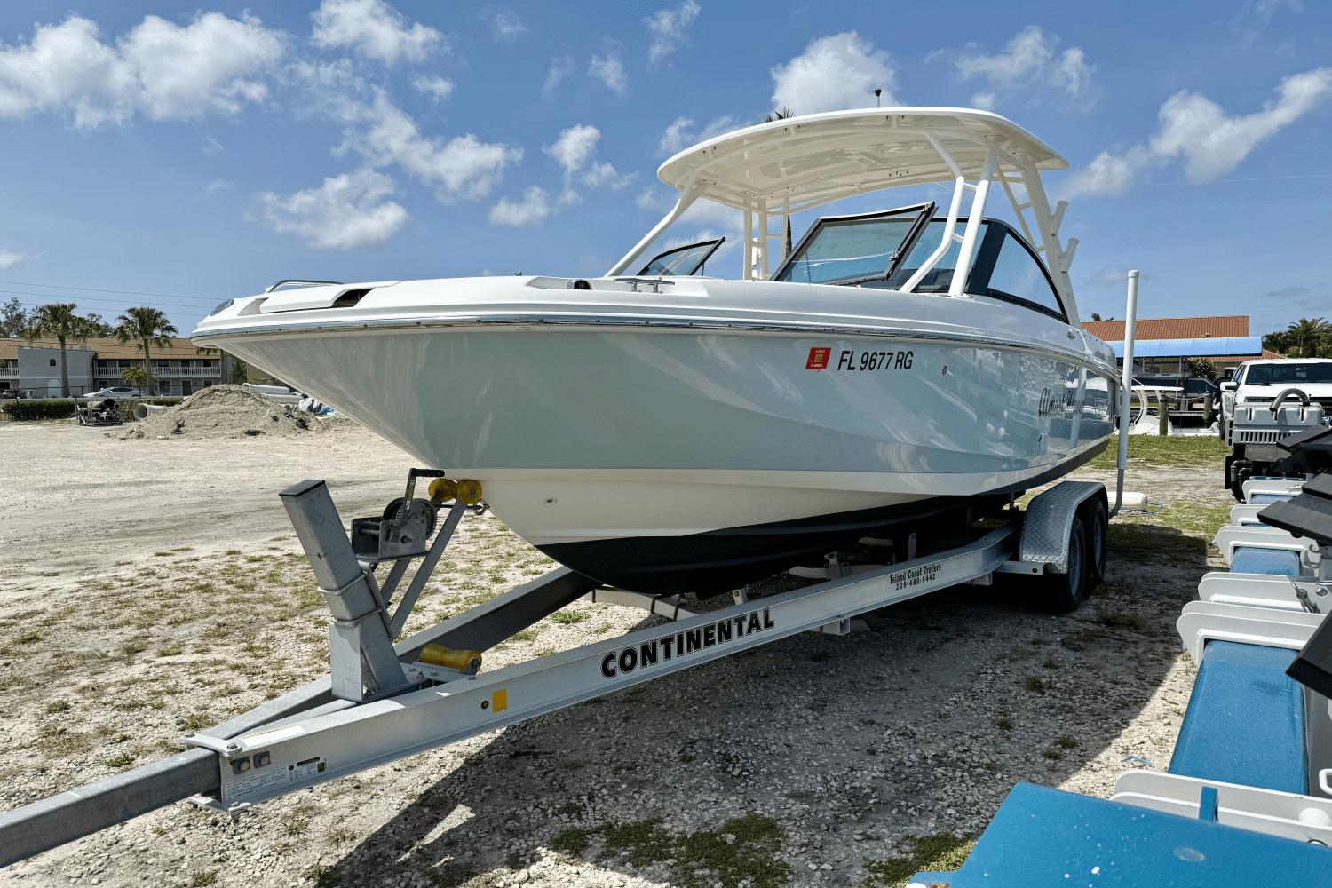 2017-boston-whaler-230-vantage-power-9845499-983786604-0-240620250806-3