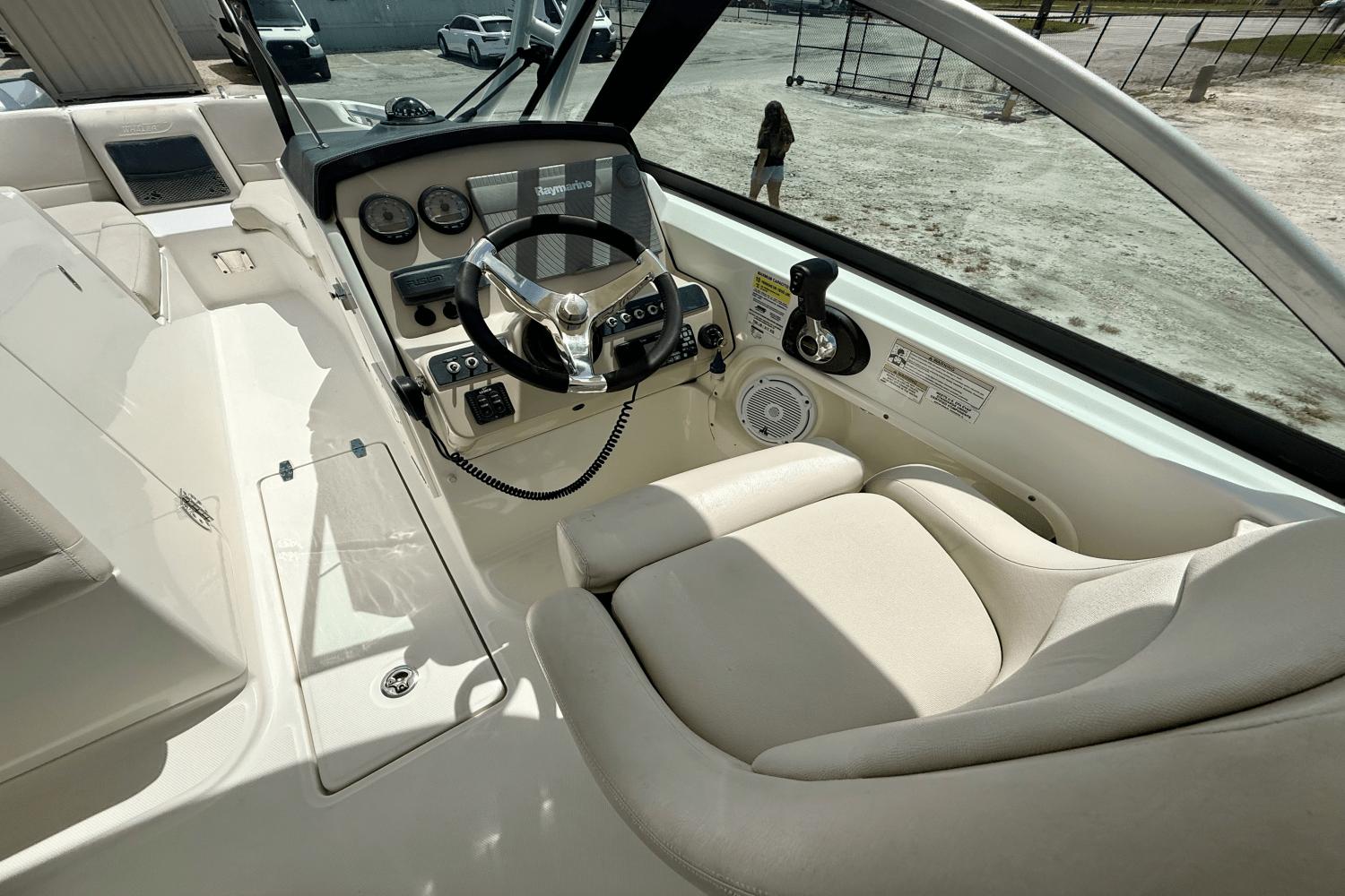 2017-boston-whaler-230-vantage-power-9845499-983786609-0-240620250806-17