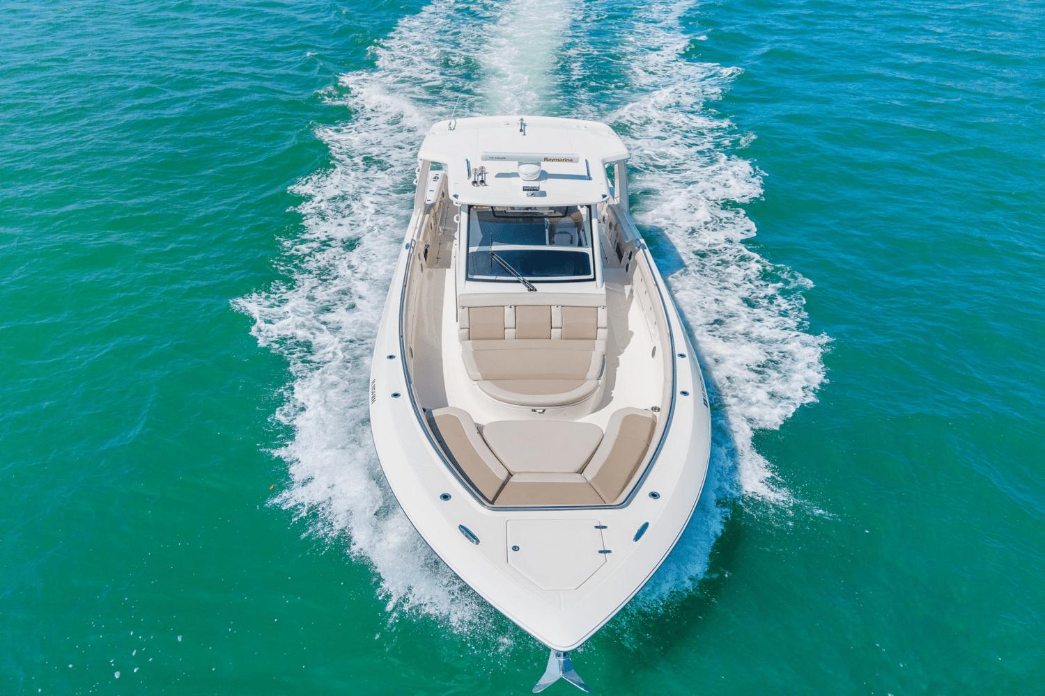 2017-boston-whaler-420-outrage-power-9845501-983288980-0-200620250619-7