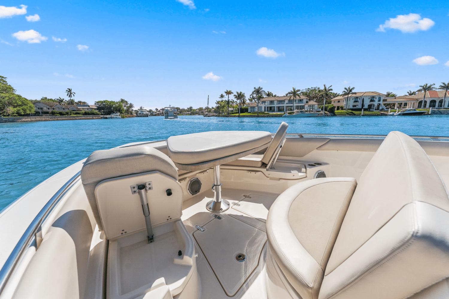2017-boston-whaler-420-outrage-power-9845501-983288990-0-200620250619-27