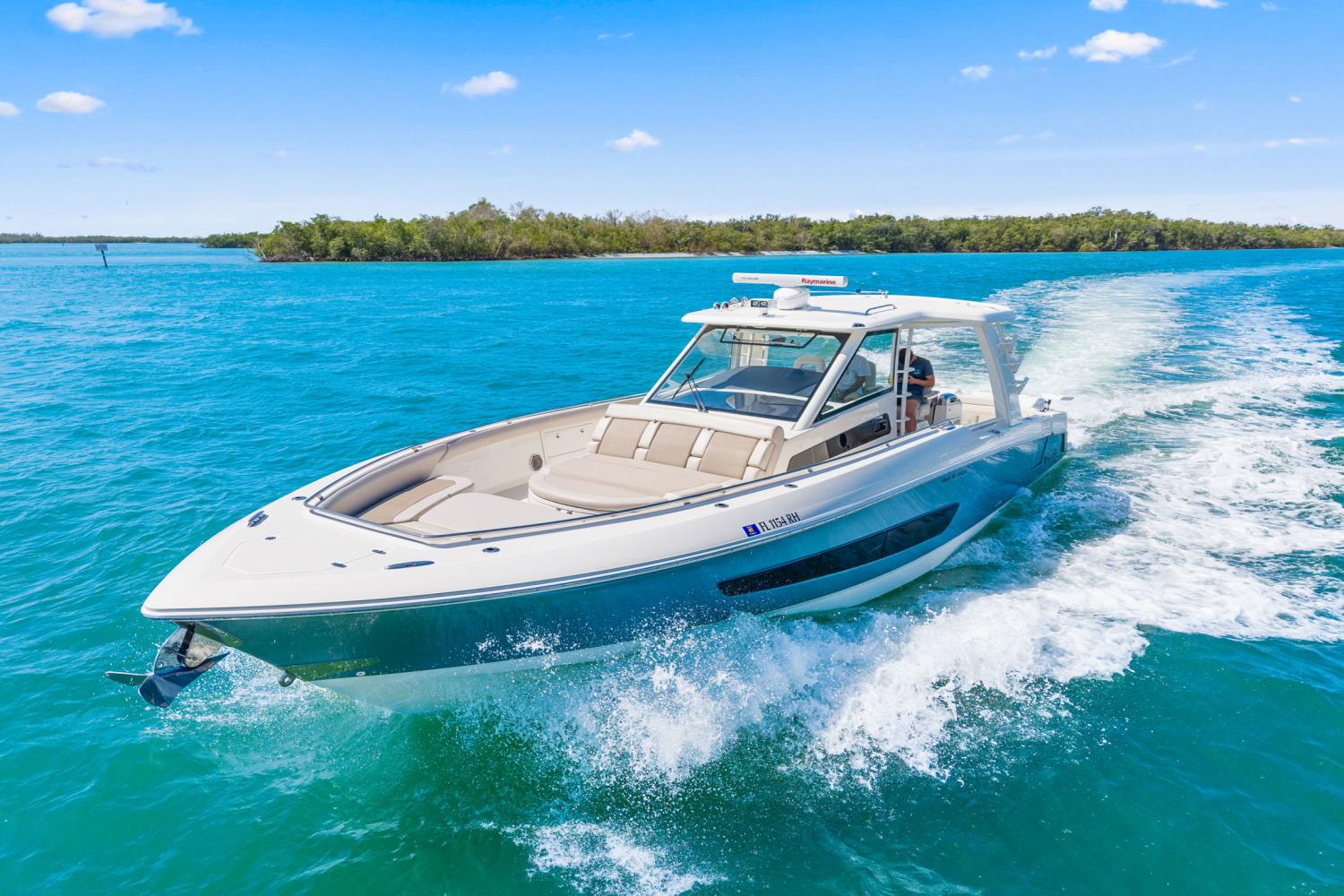 2017-boston-whaler-420-outrage-power-9845501-983288994-0-200620250619-6