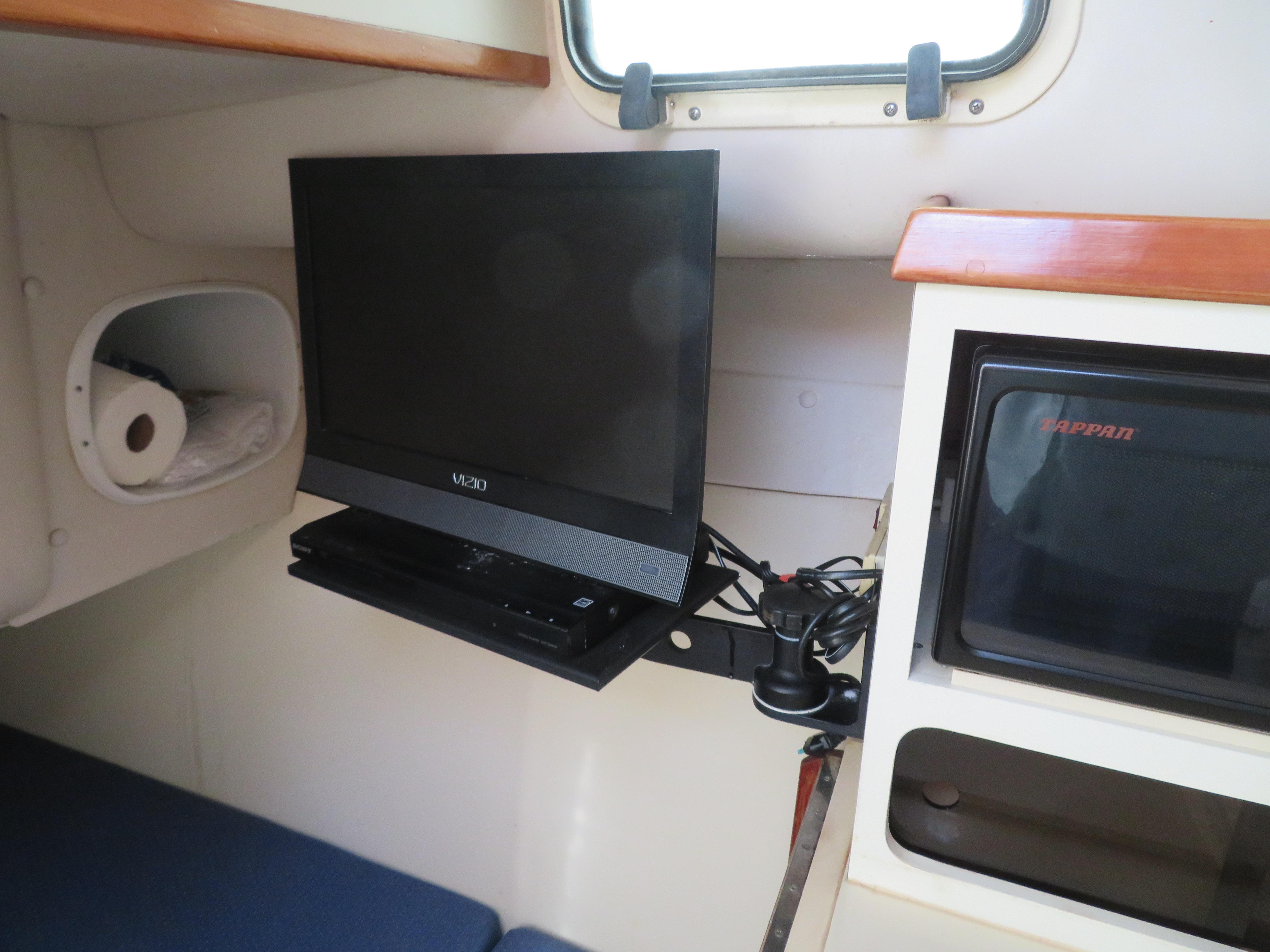 Albin 30 No Name - Cabin, Electronics