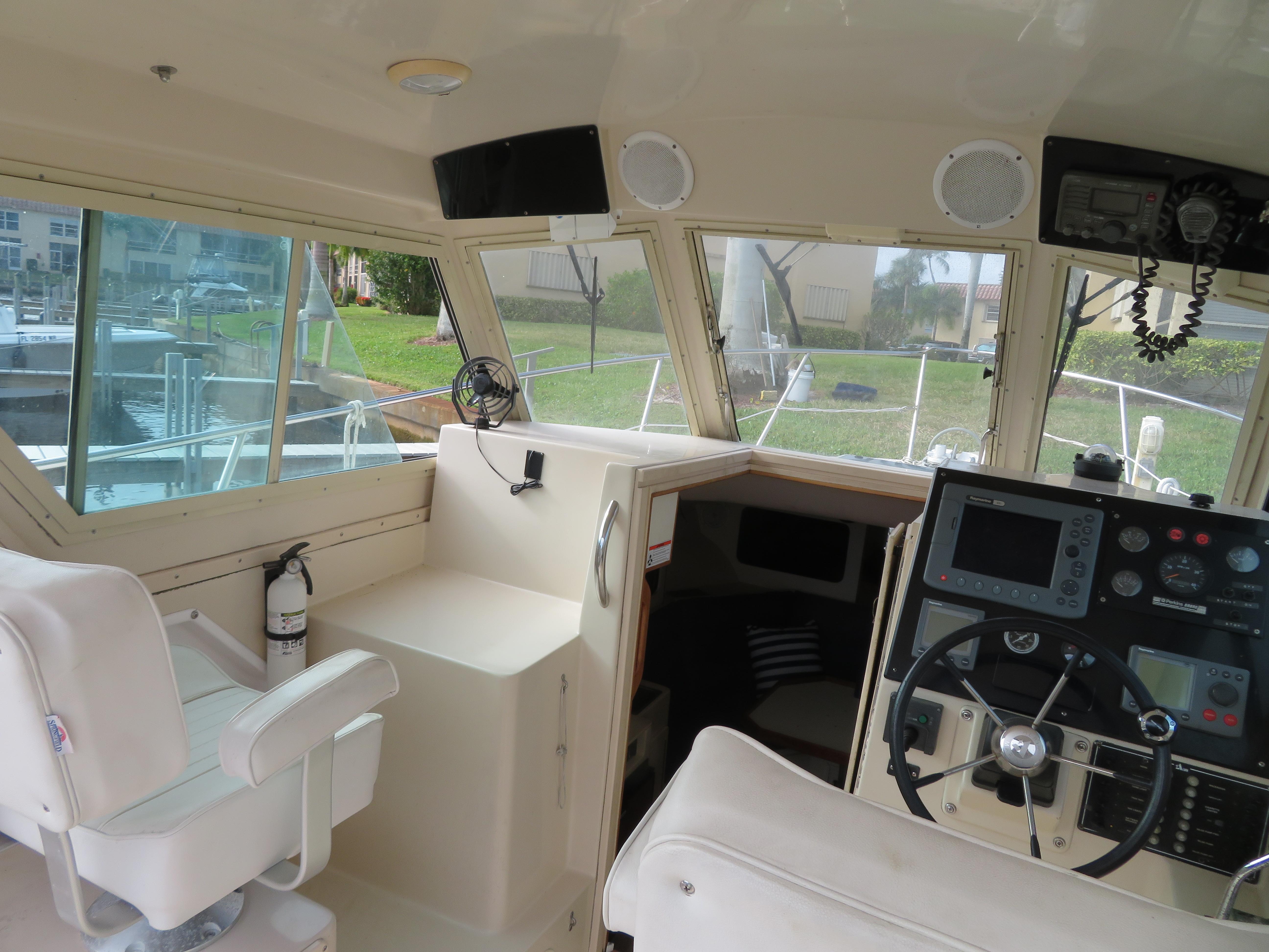 Albin 30 No Name - Helm Deck, Electronics, Entry to Cabin