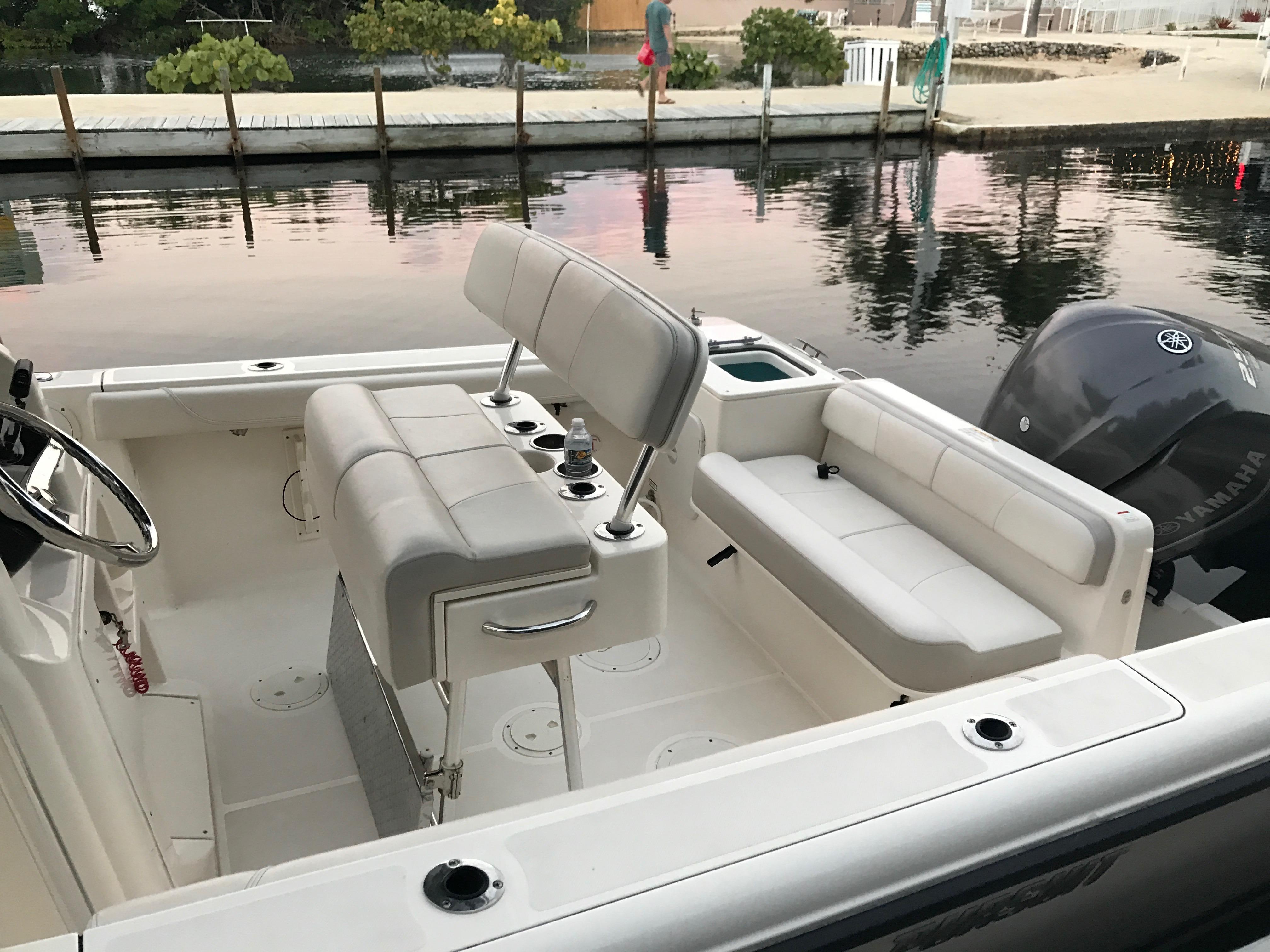 2014 Pursuit C 230 Center Console