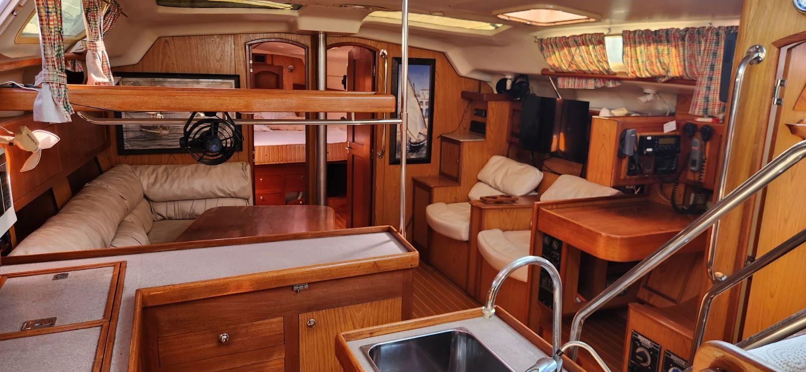 46′ Hunter 2001 Yacht for Sale
