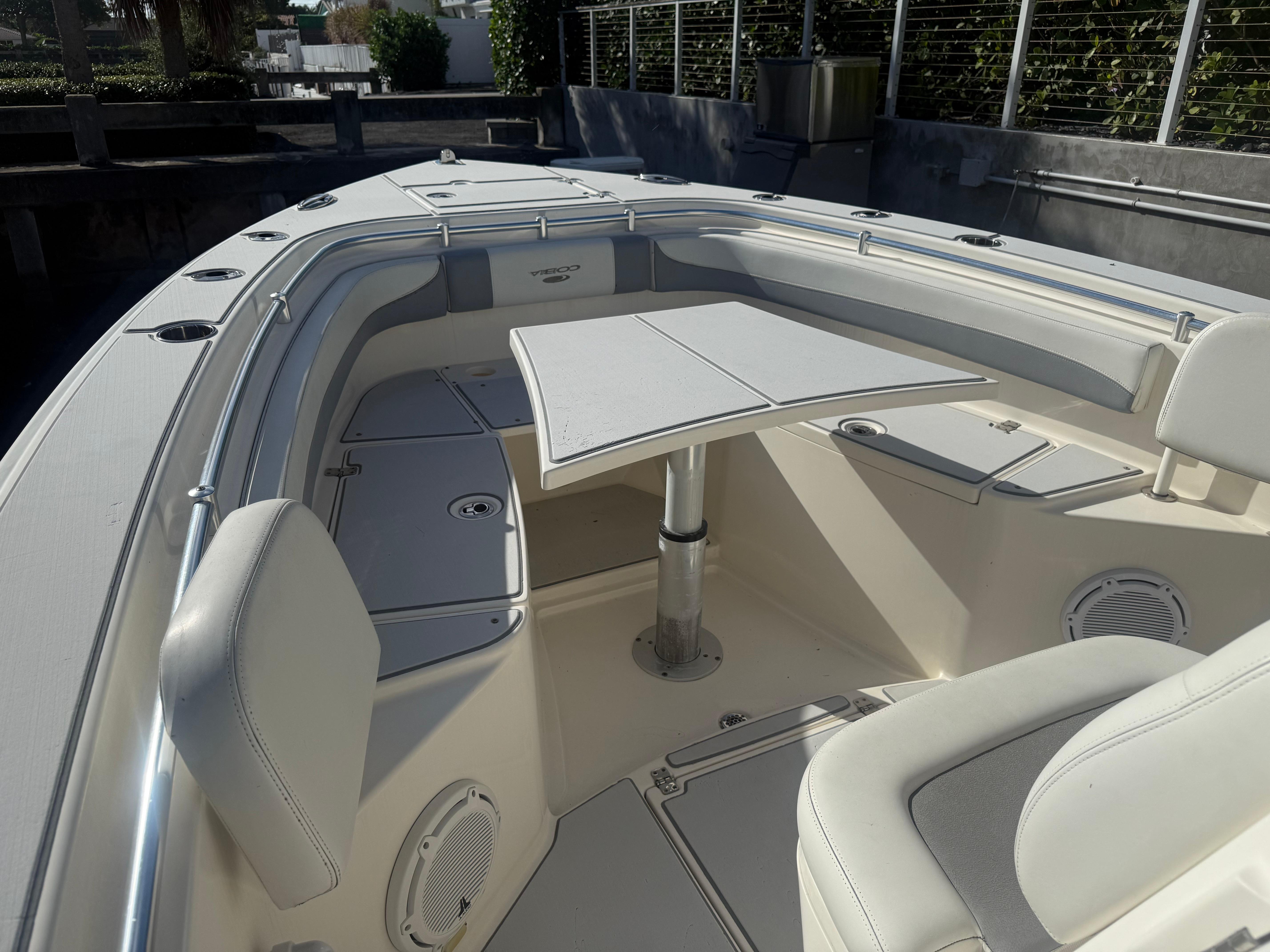 2019-cobia-301-center-console-power-9635519-20241213122140902-1_XLARGE