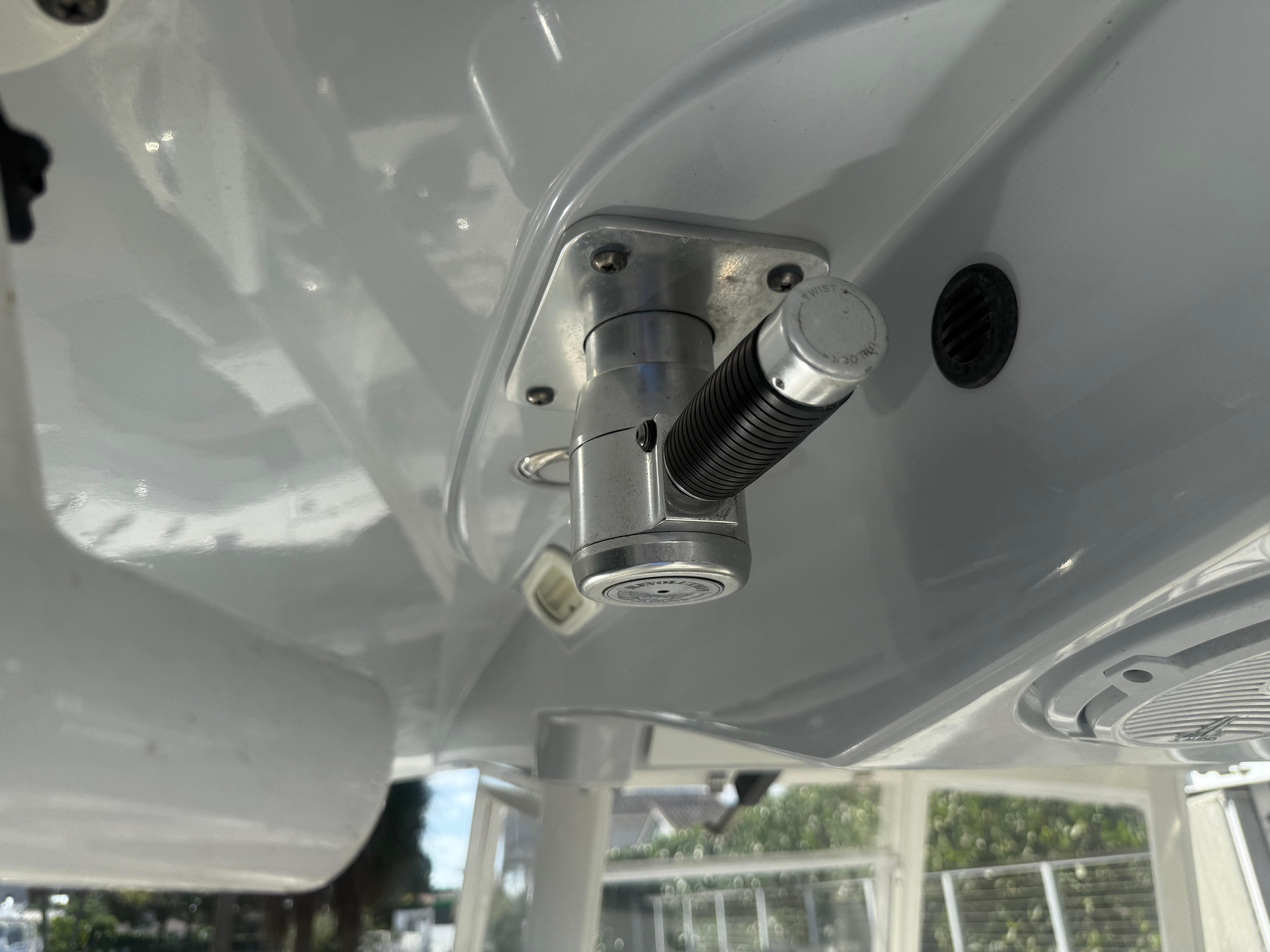 2019-cobia-301-center-console-power-9635519-20241213122214219-1_XLARGE