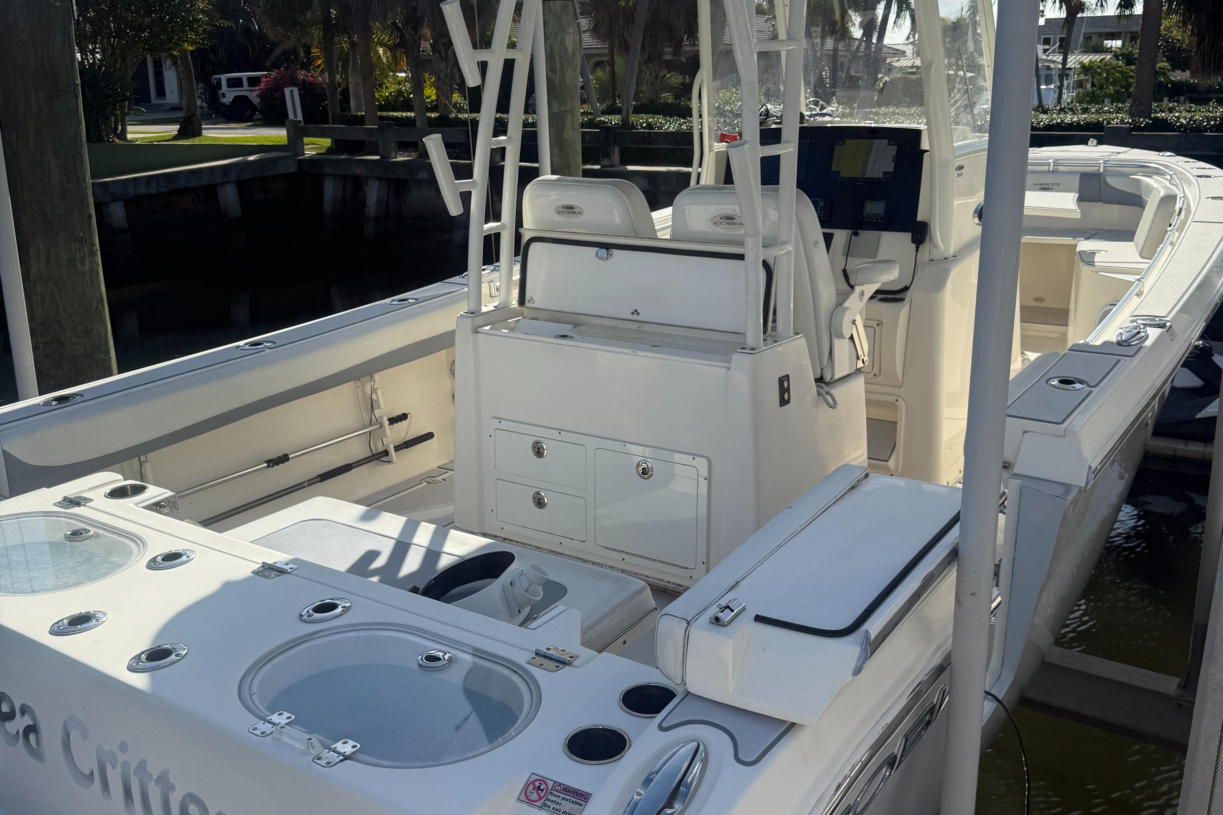 2019-cobia-301-center-console-power-9635519-20241213122240468-1_XLARGE
