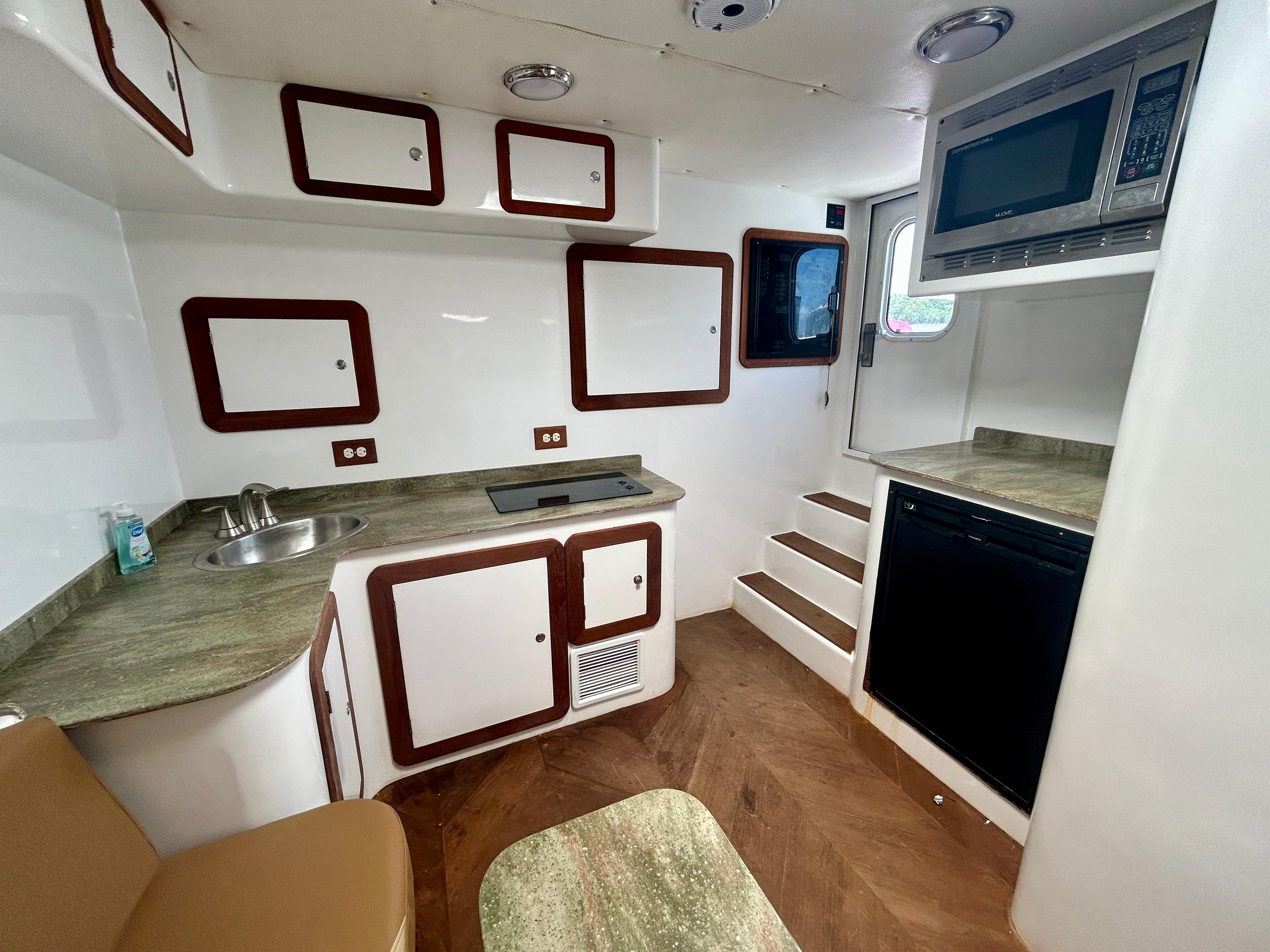 Chesapeake-53 Center Console 2017-Highly Migratory FL-US-9795522 | Thumbnail