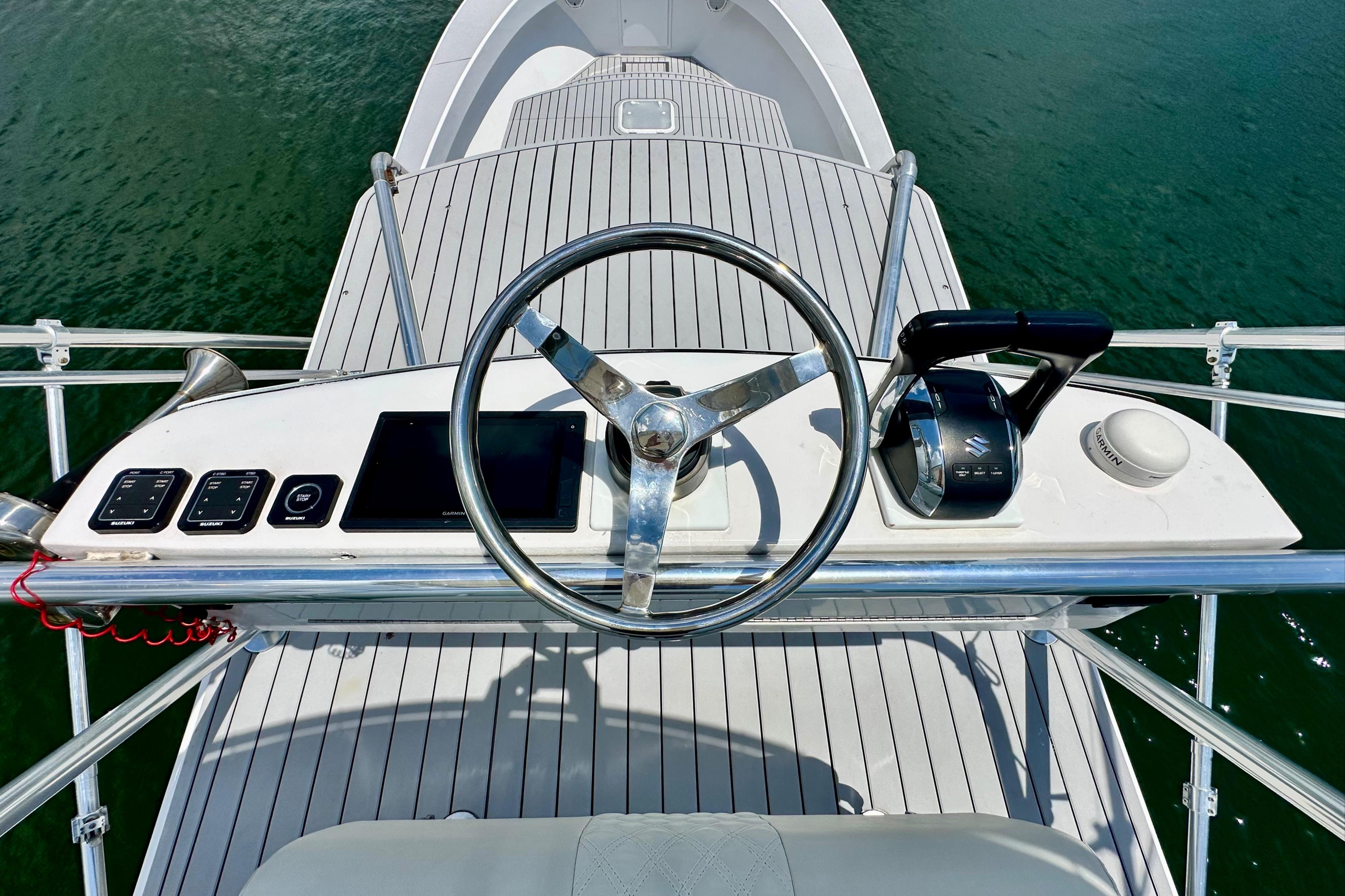 Chesapeake-53 Center Console 2017-Highly Migratory FL-US-9795522 | Thumbnail