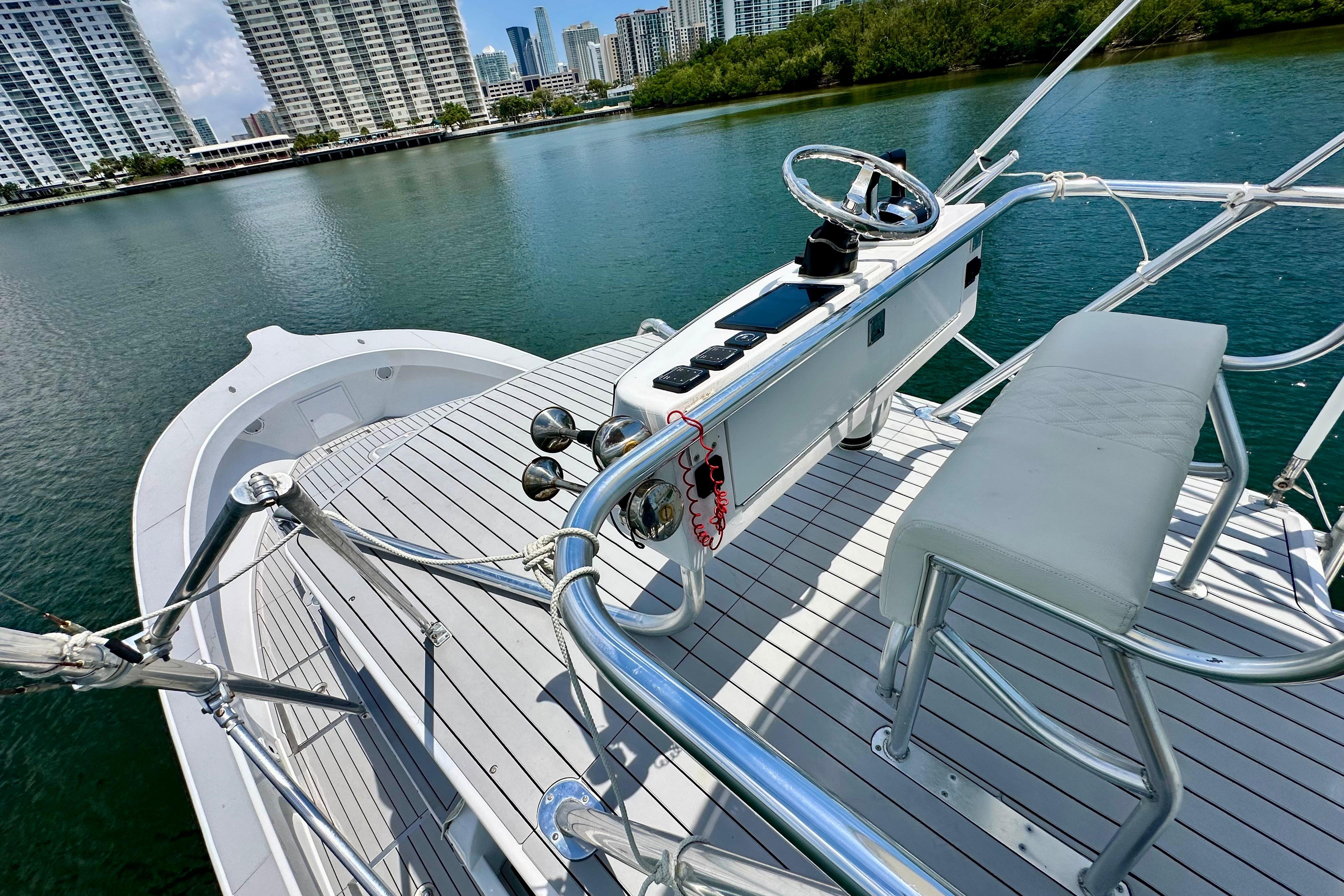Chesapeake-53 Center Console 2017-Highly Migratory FL-US-9795522 | Thumbnail
