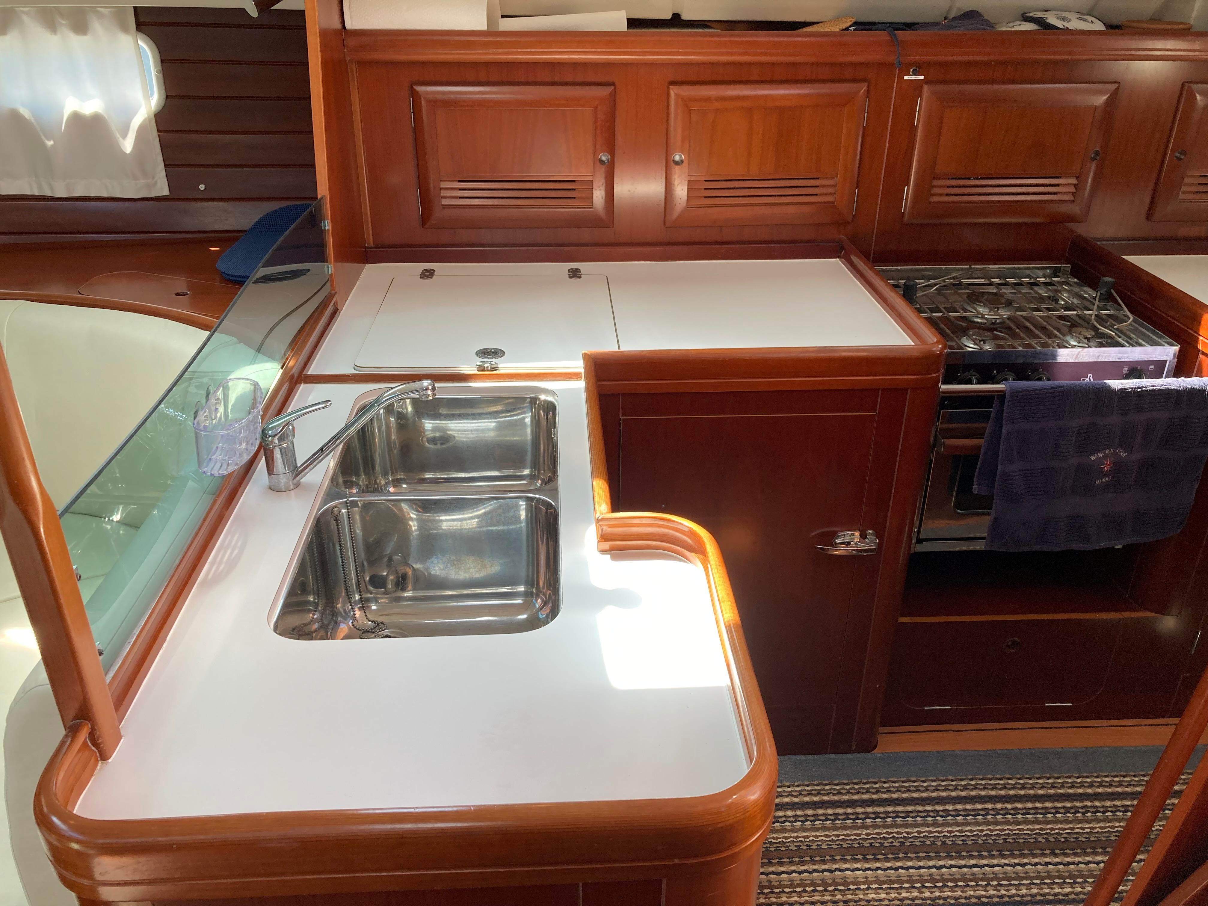 2004 Beneteau 473 2 cabin For Sale | YaZu Yachting | Deltaville