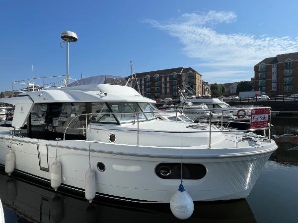 Beneteau_Swift_Trawler_30
