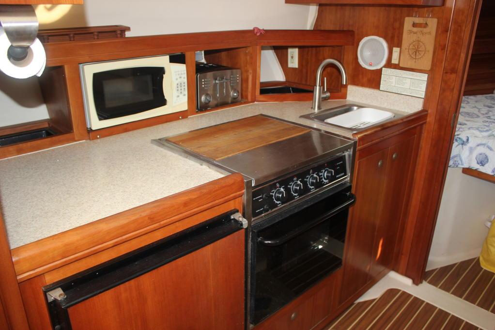 True North Yacht for Sale 34 Mainship Yachts Southold, NY Denison Yacht Sales