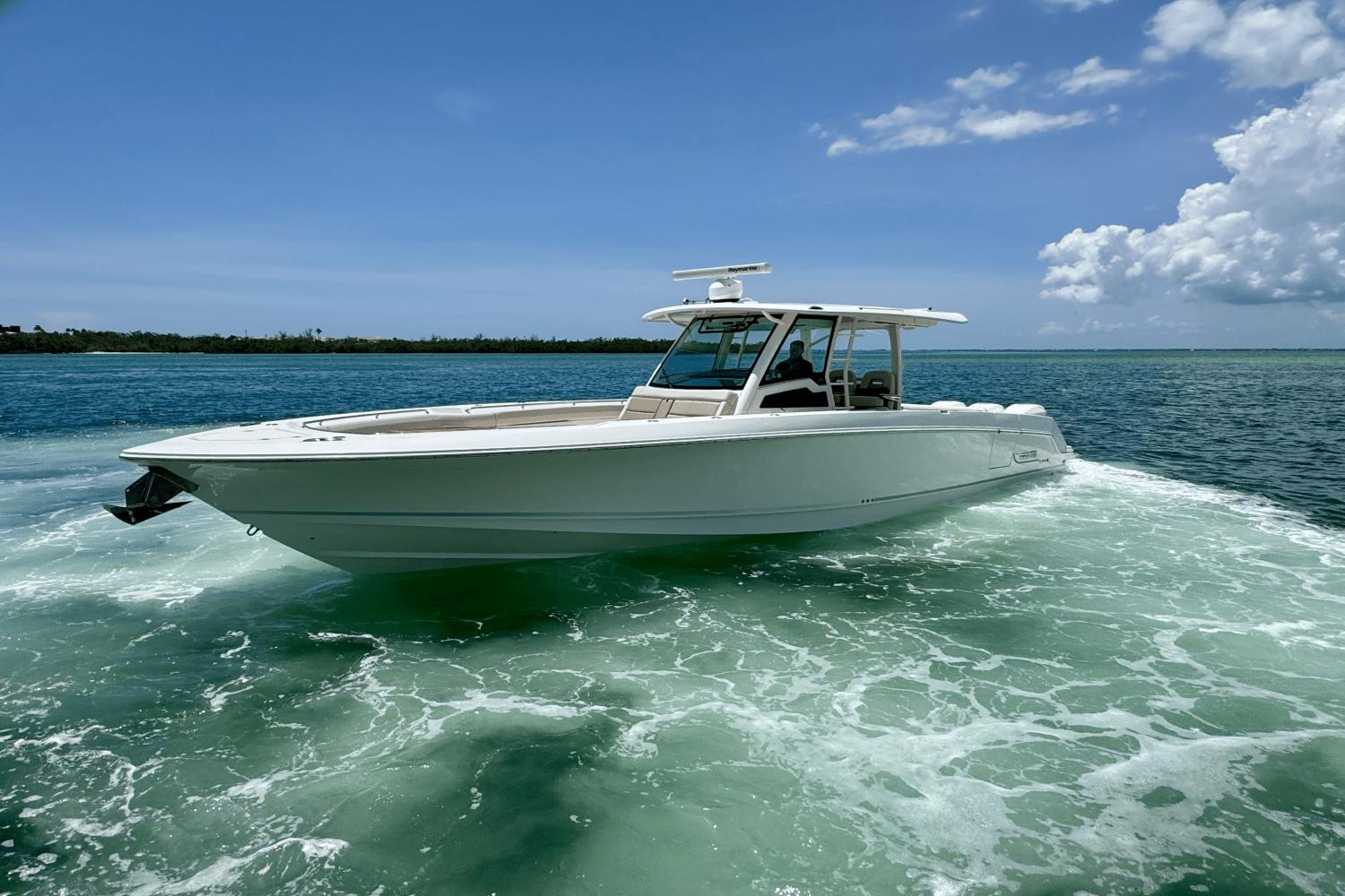 2018-boston-whaler-380-outrage-power-9825530-982299641-0-120620251135-46
