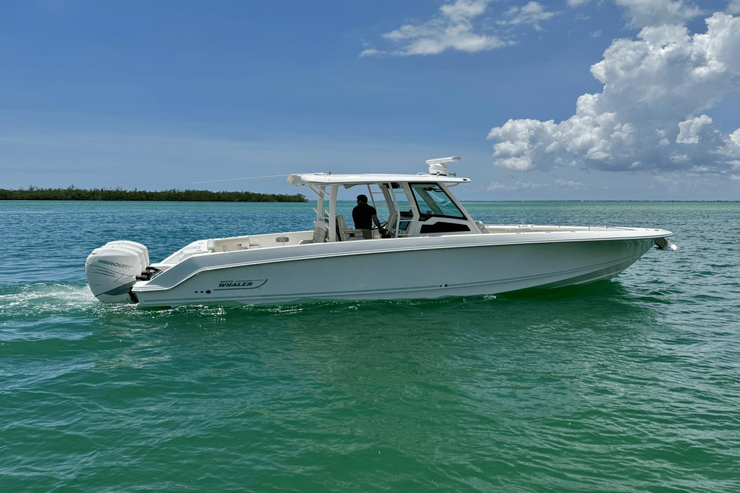 2018-boston-whaler-380-outrage-power-9825530-982299674-0-120620251135-2