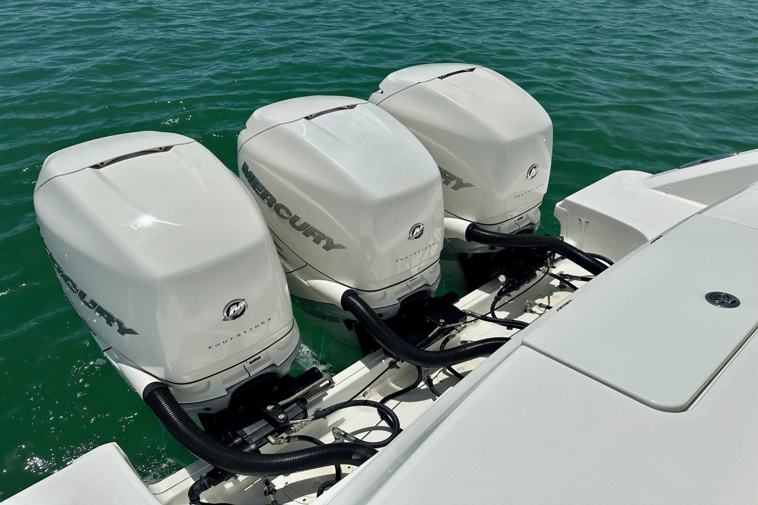 2018-boston-whaler-380-outrage-power-9825530-982299677-0-120620251136-78