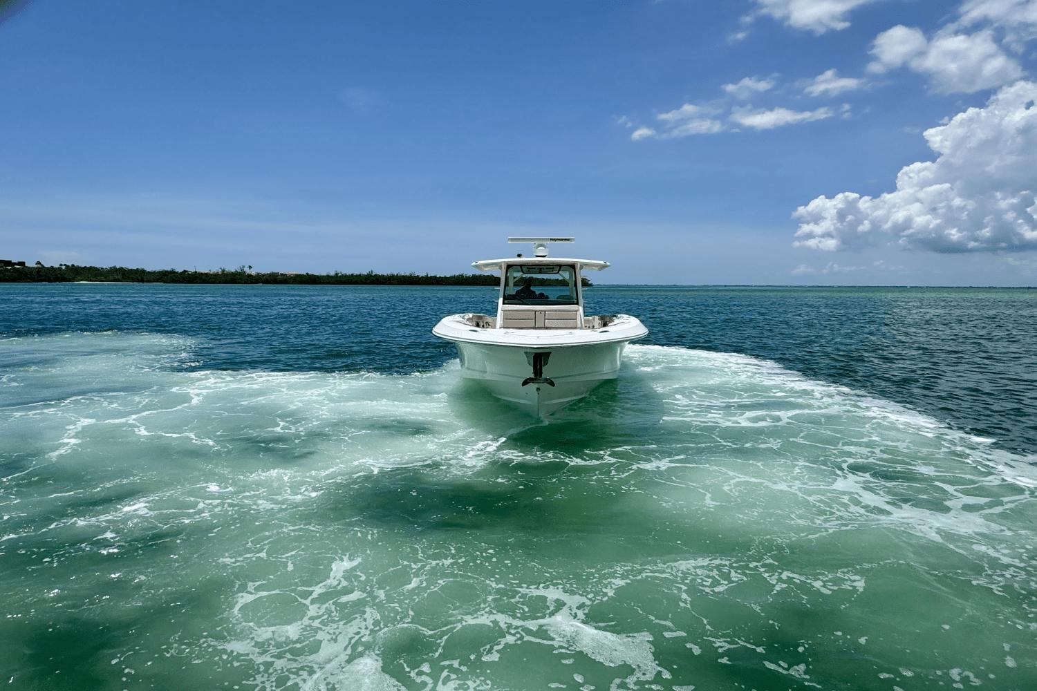 2018-boston-whaler-380-outrage-power-9825530-982299678-0-120620251135-38