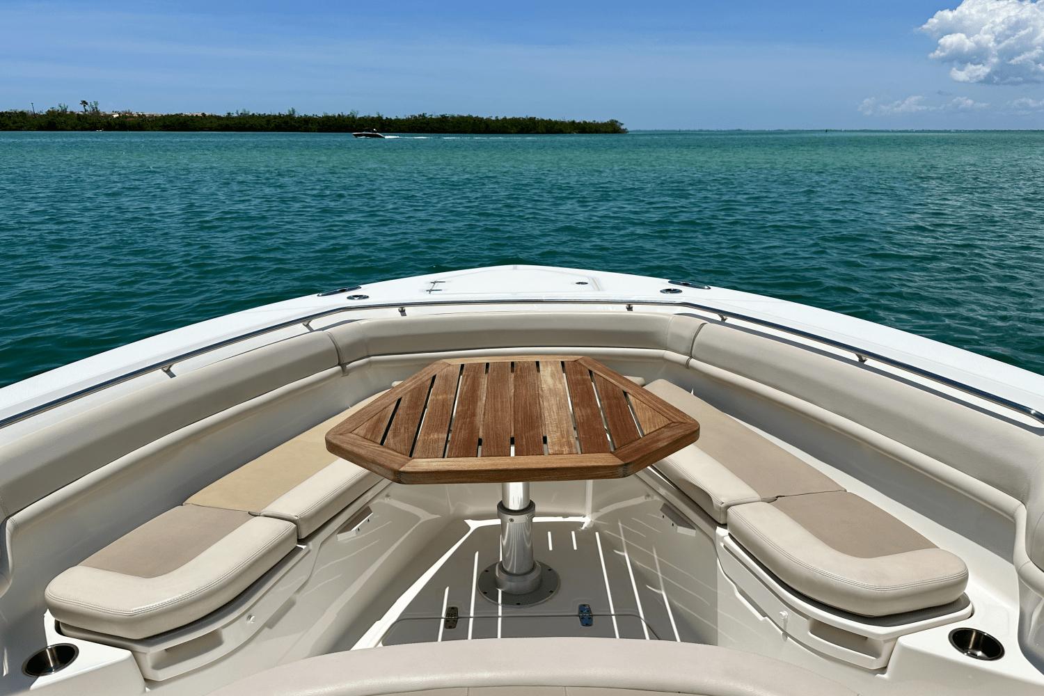 2018-boston-whaler-380-outrage-power-9825530-982299713-0-120620251136-85