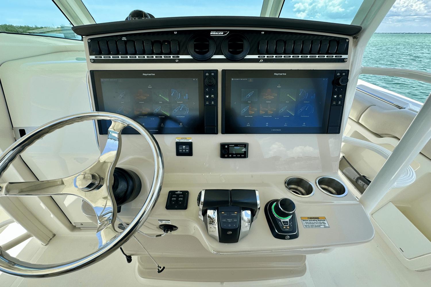 2018-boston-whaler-380-outrage-power-9825530-982299722-0-120620251136-82
